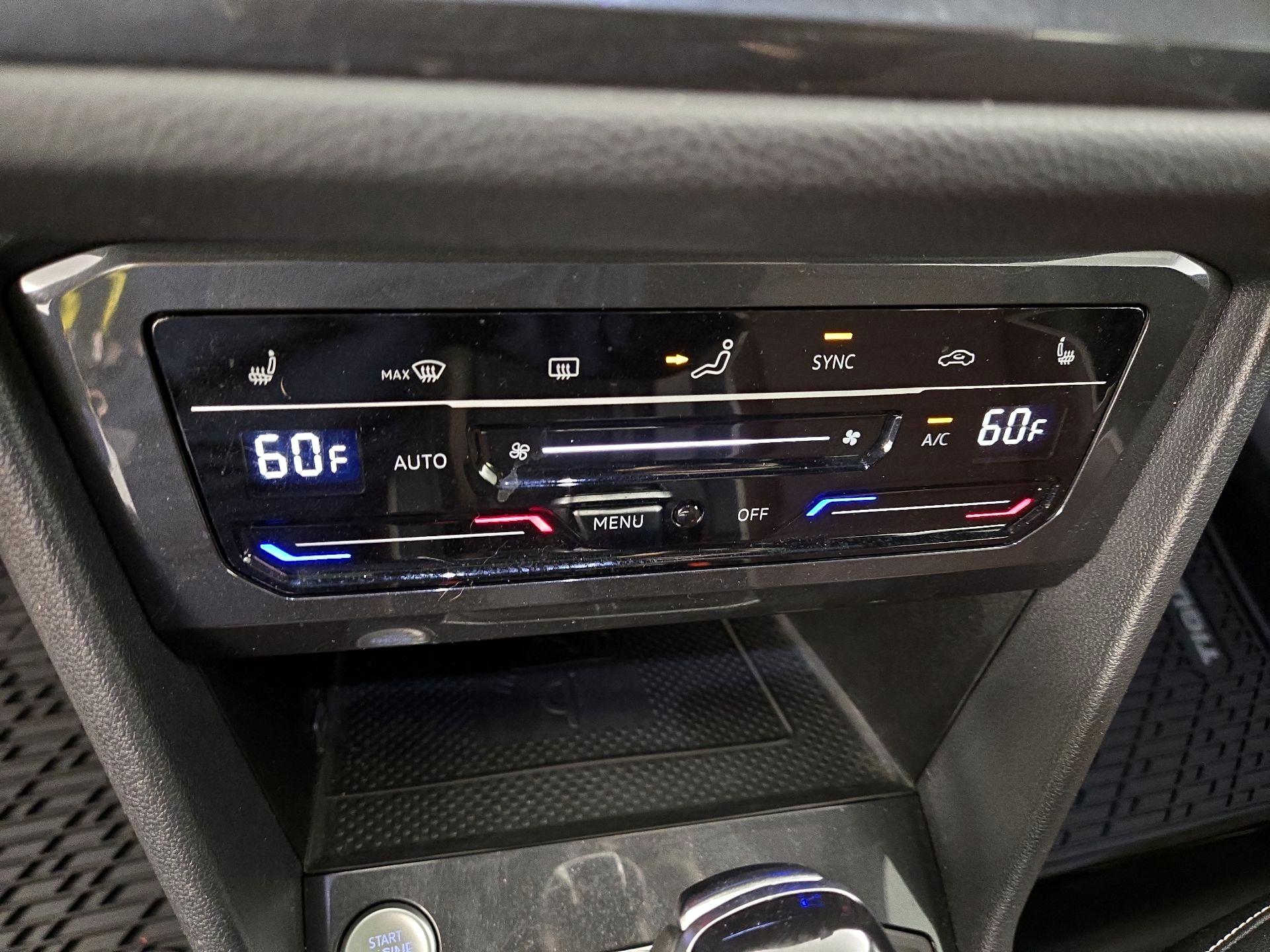 Thumbnail: 2022 Volkswagen Tiguan - 17