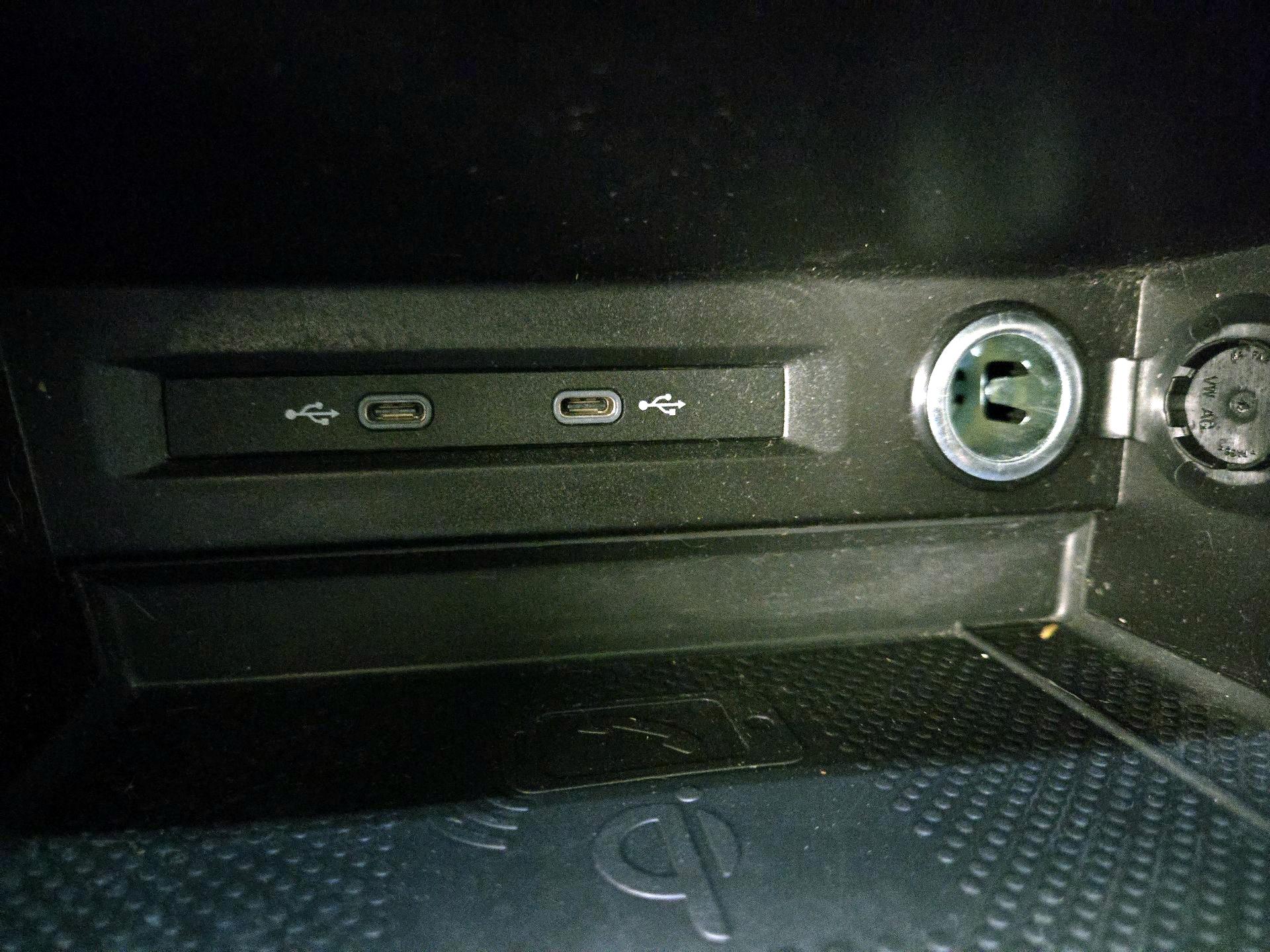 Thumbnail: 2022 Volkswagen Tiguan - 19