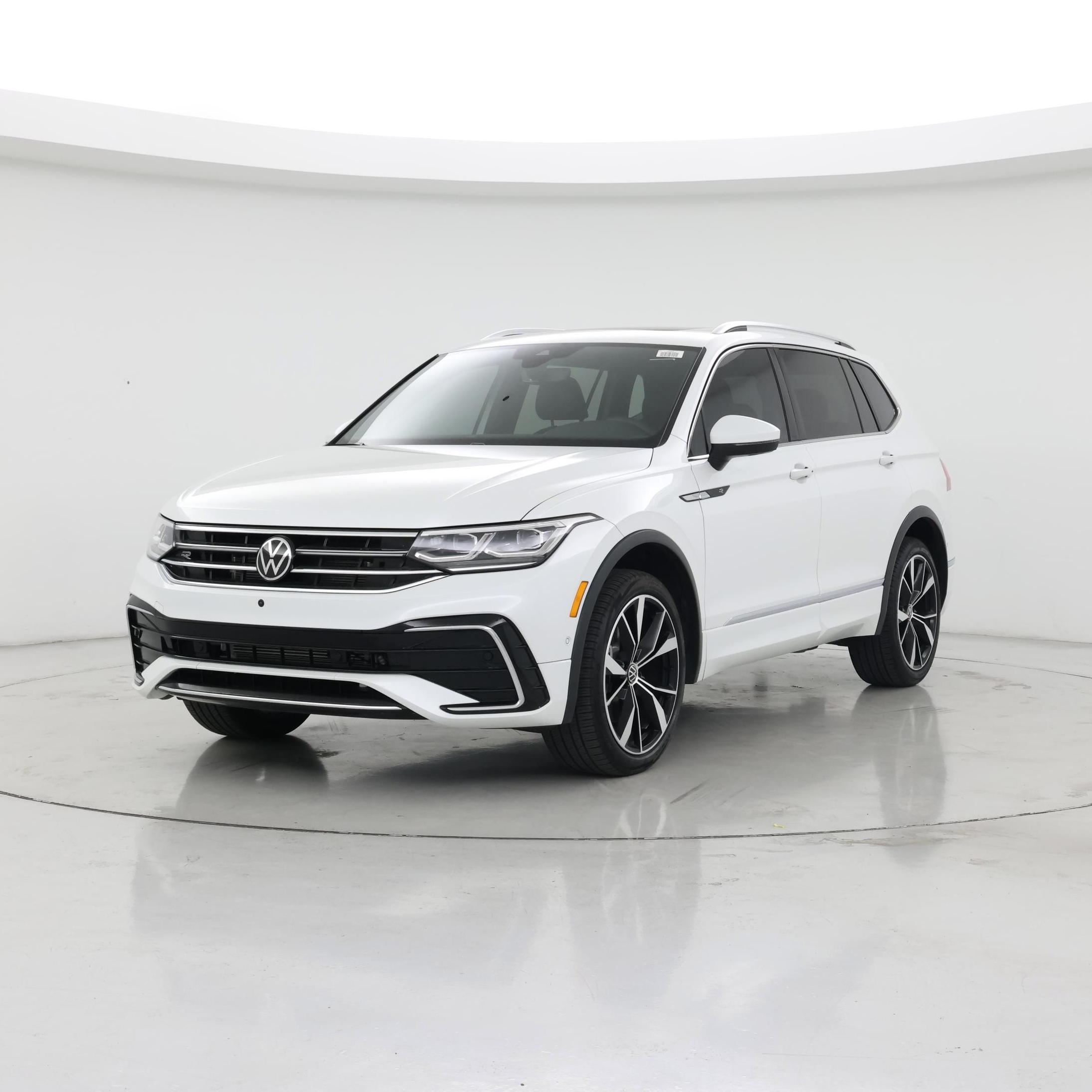 Thumbnail: 2022 Volkswagen Tiguan - 4