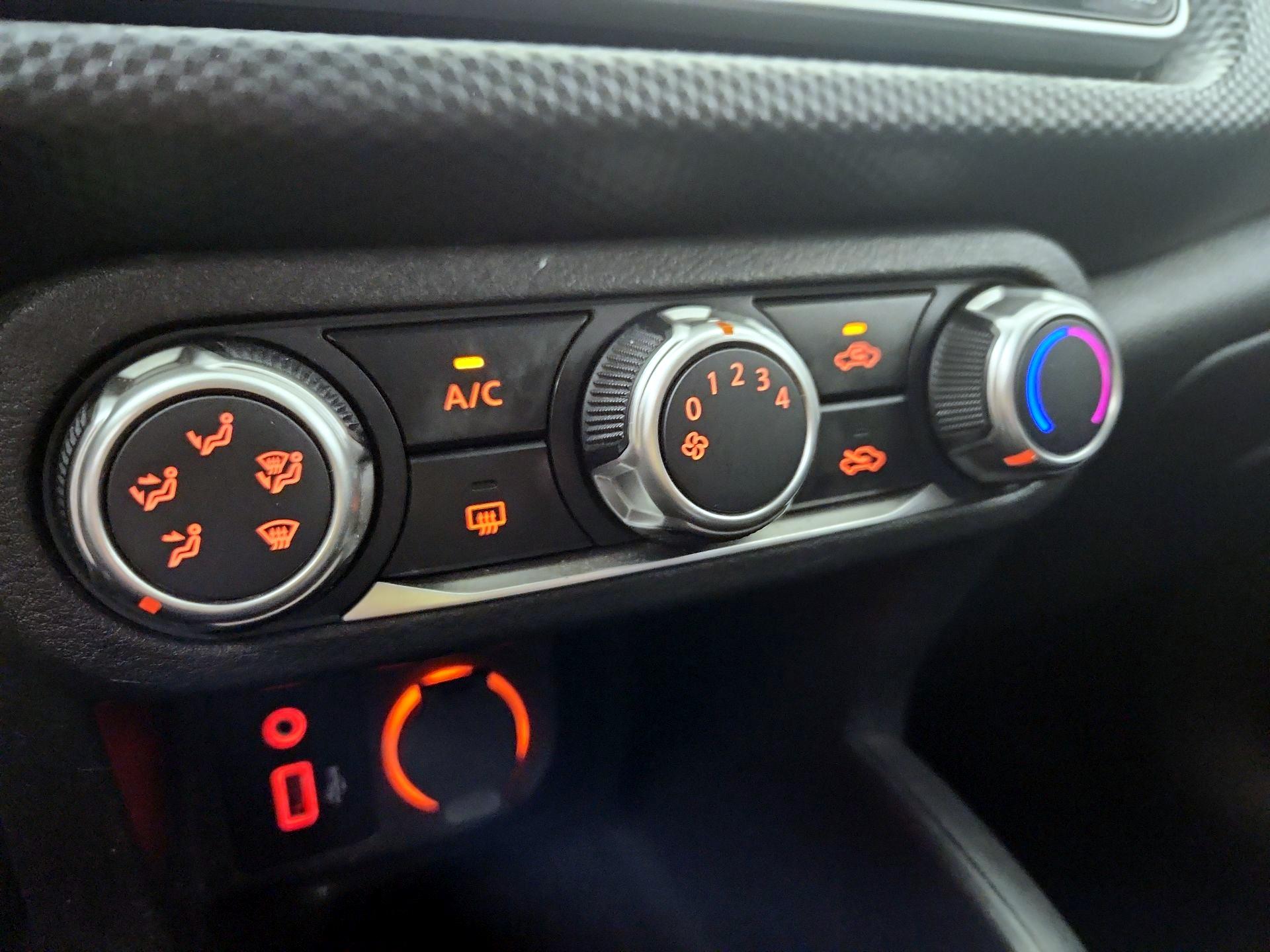 Thumbnail: 2021 Nissan Kicks - 16