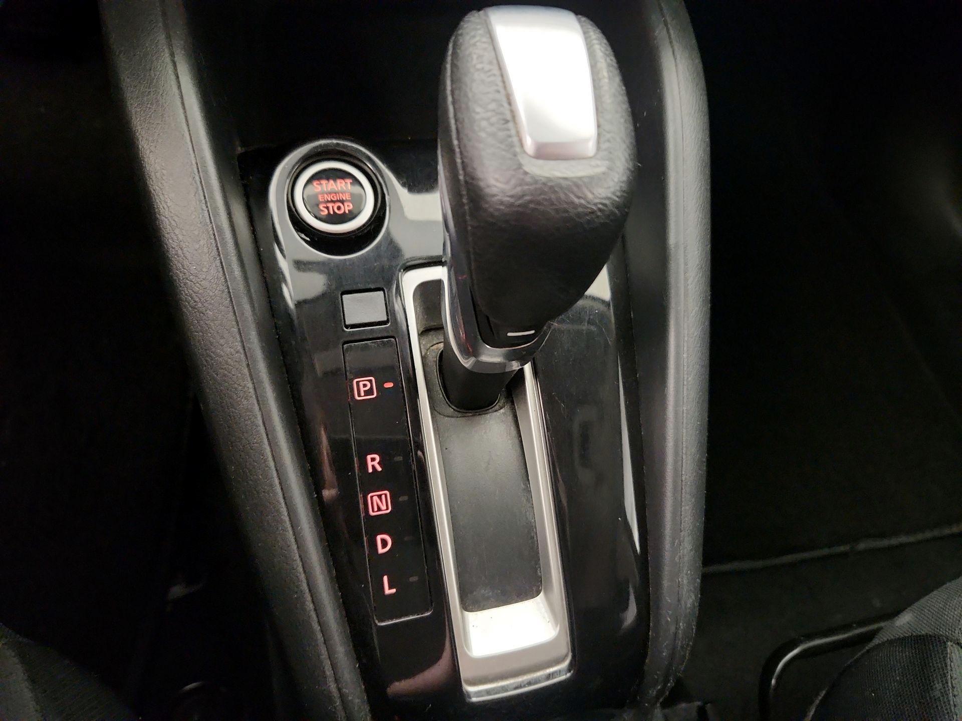 Thumbnail: 2021 Nissan Kicks - 17