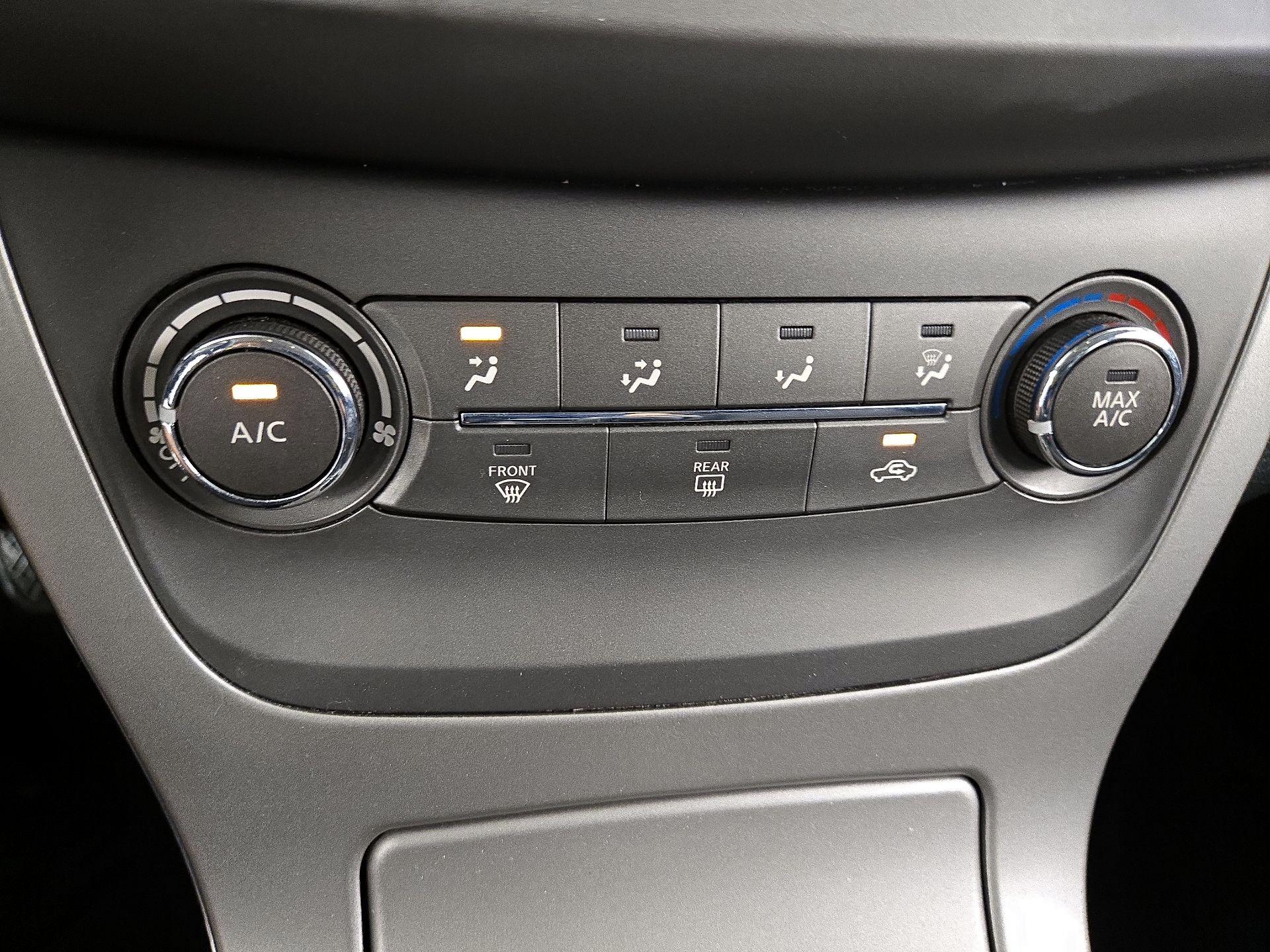 Thumbnail: 2014 Nissan Sentra - 15