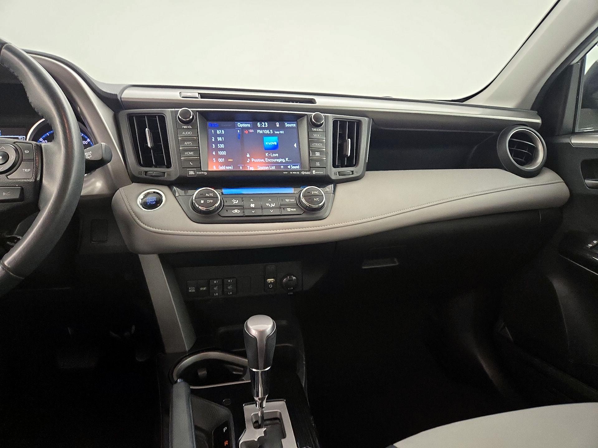 Thumbnail: 2017 Toyota RAV4 - 9