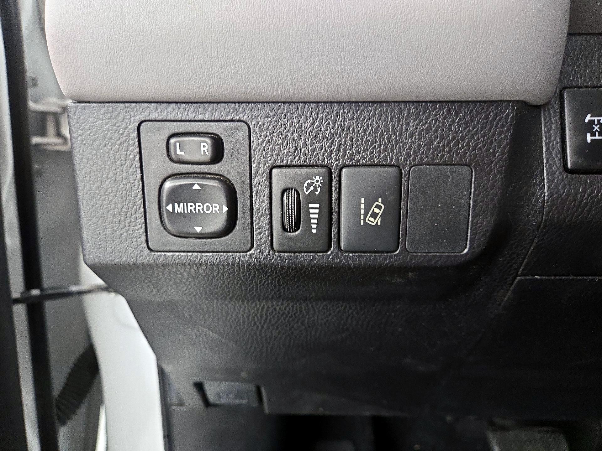 Thumbnail: 2017 Toyota RAV4 - 13