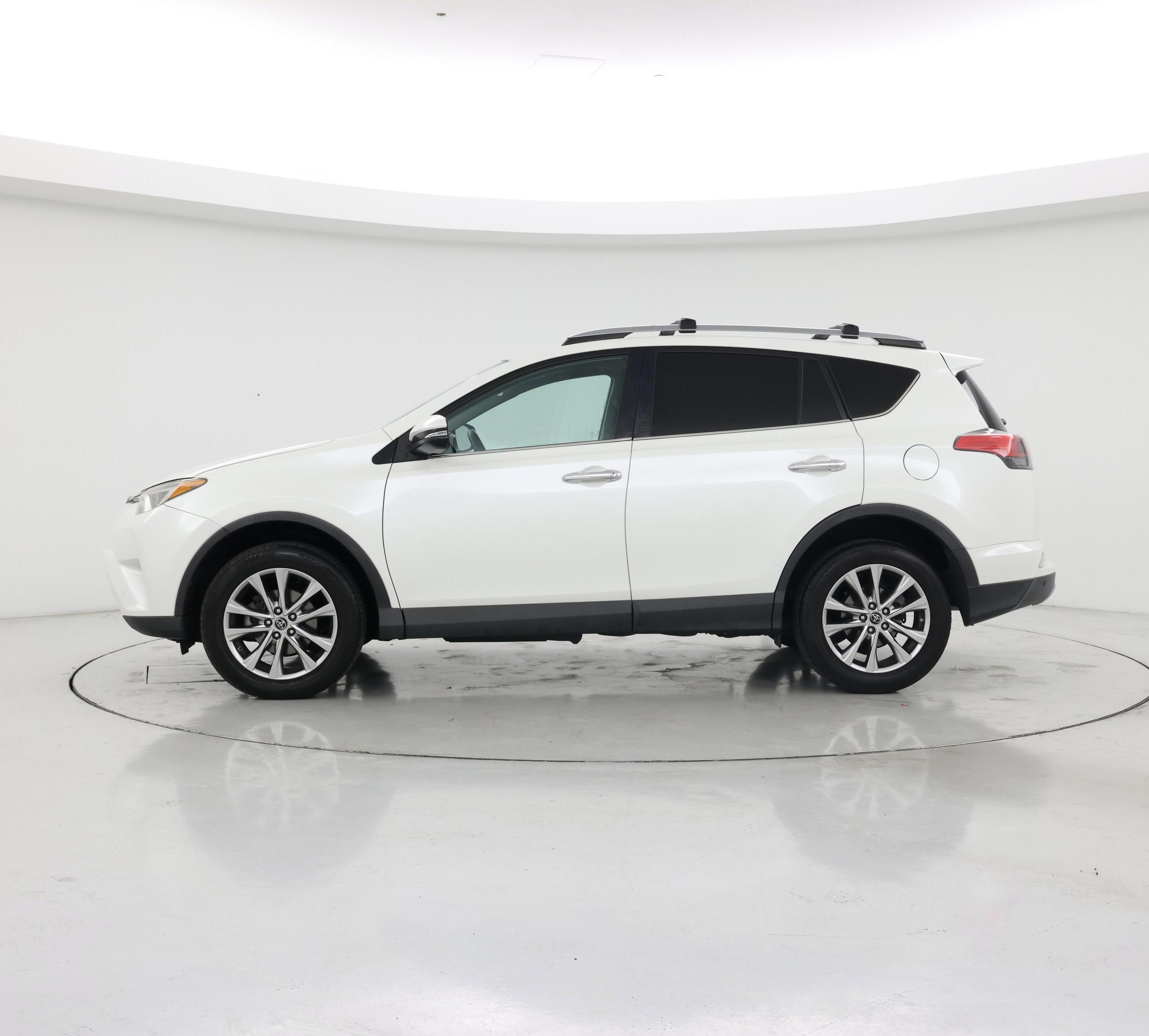 Thumbnail: 2017 Toyota RAV4 - 3