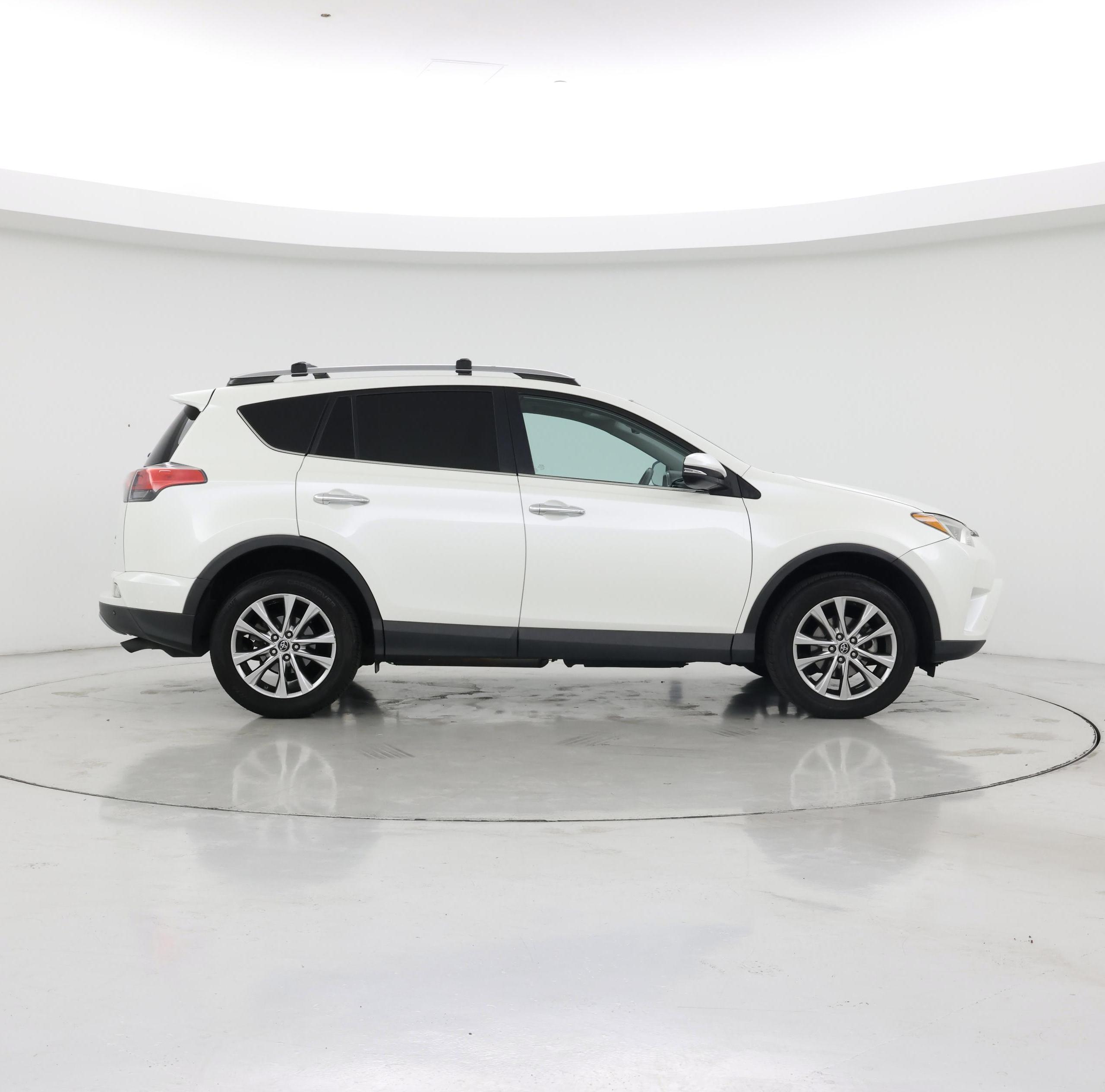Thumbnail: 2017 Toyota RAV4 - 7