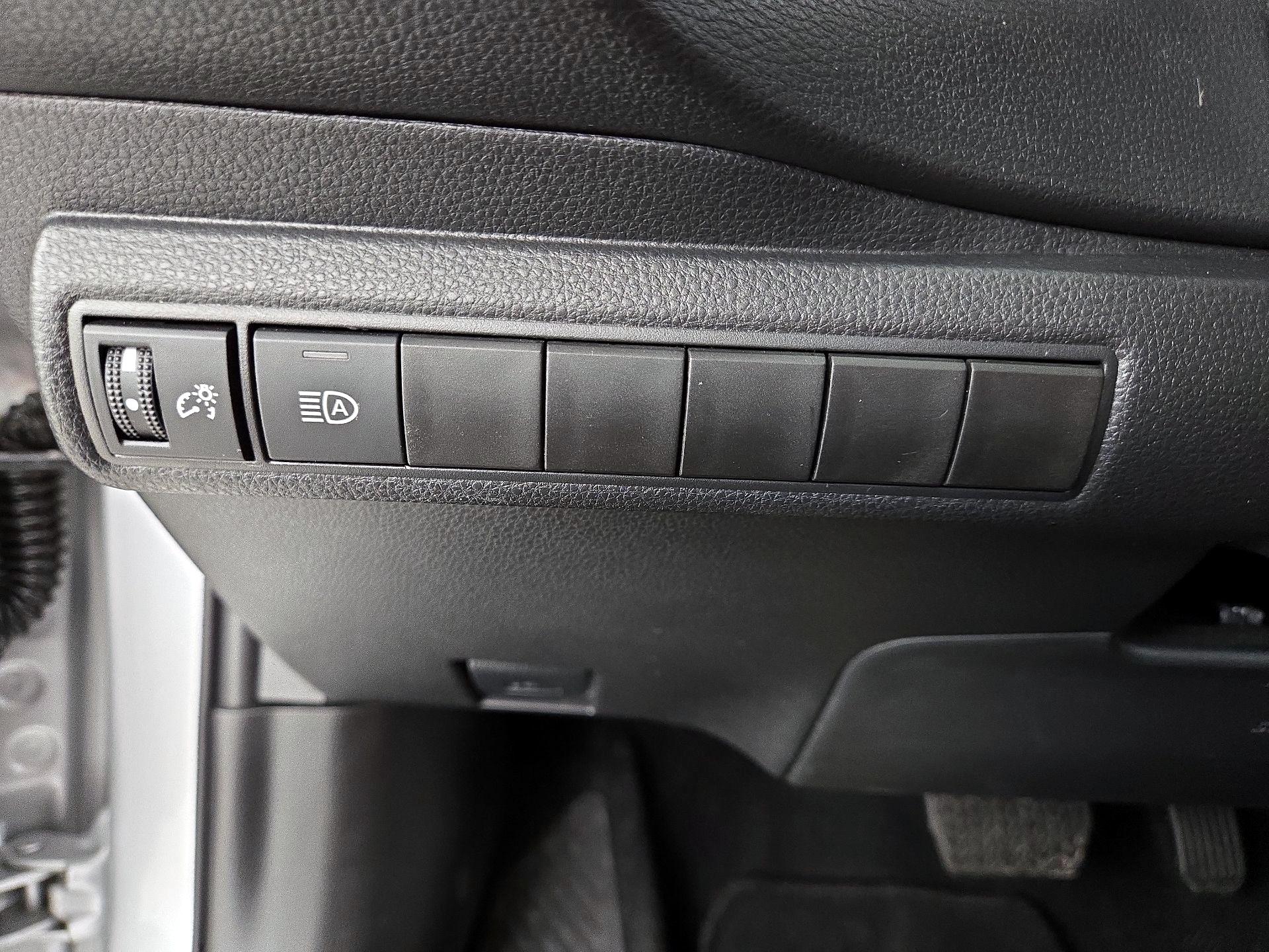 Thumbnail: 2025 Toyota Corolla - 13