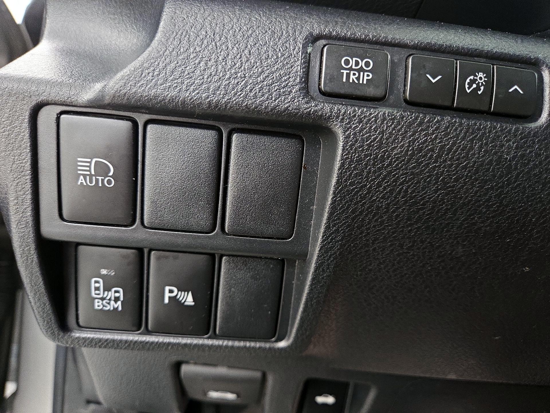 Thumbnail: 2019 Lexus IS - 13