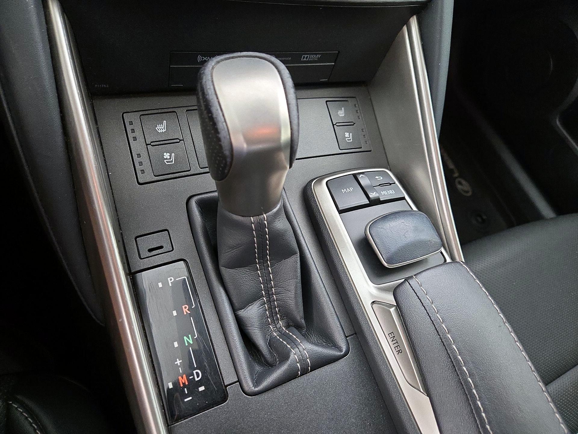 Thumbnail: 2019 Lexus IS - 18