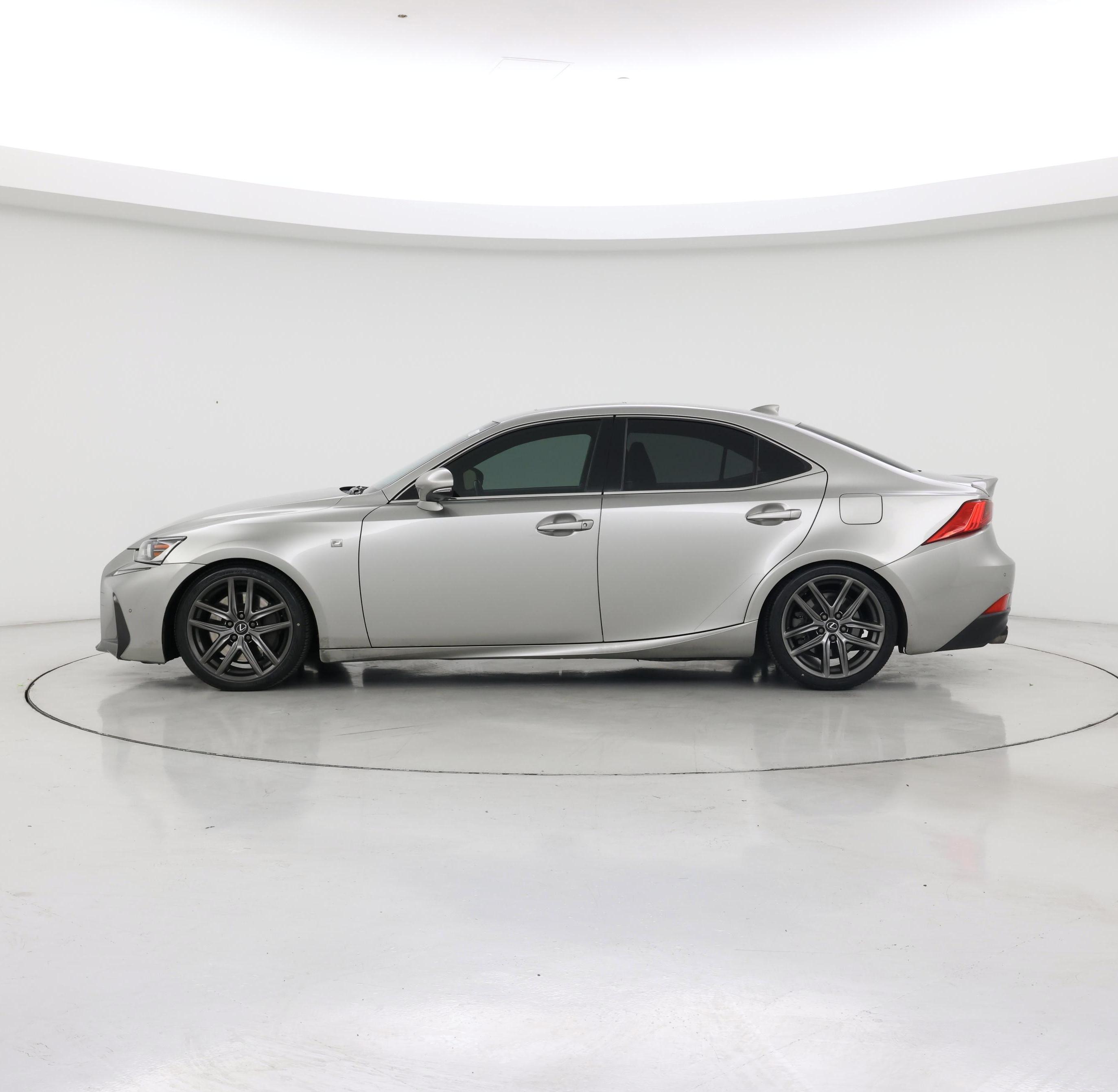 Thumbnail: 2019 Lexus IS - 3