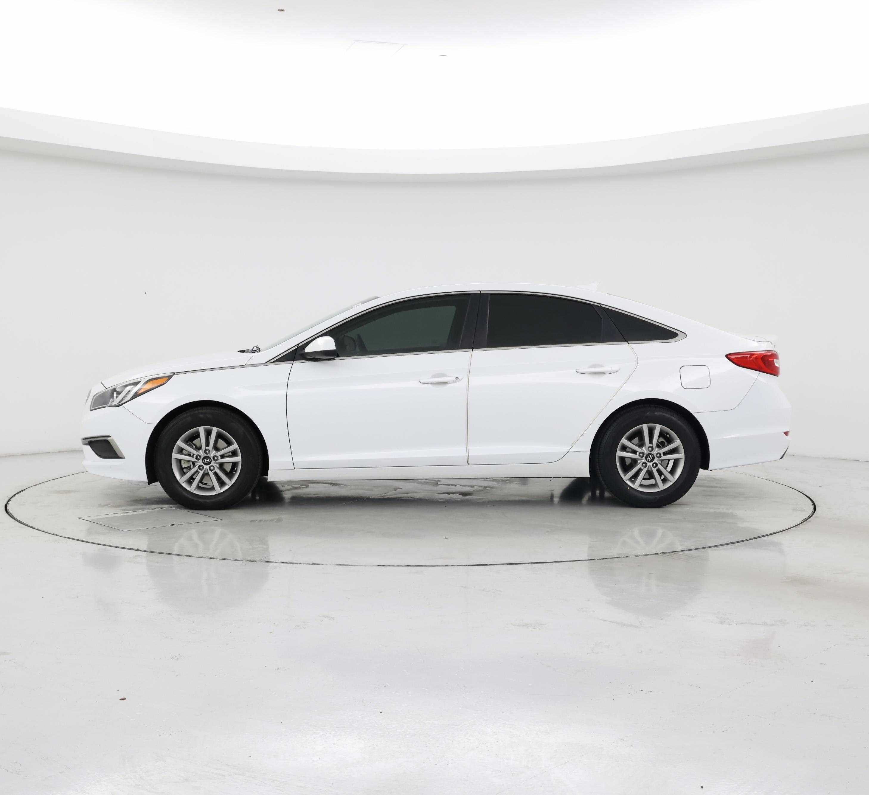 Thumbnail: 2016 Hyundai Sonata - 3