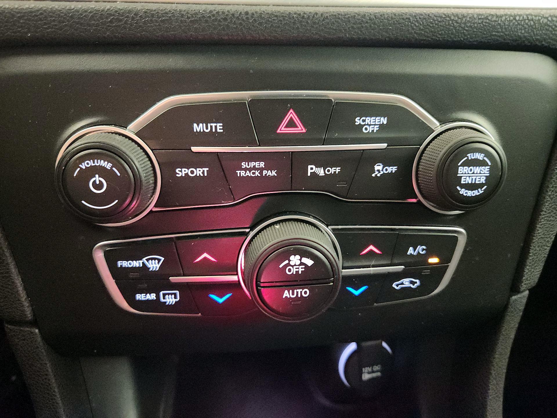 Thumbnail: 2022 Dodge Charger - 16