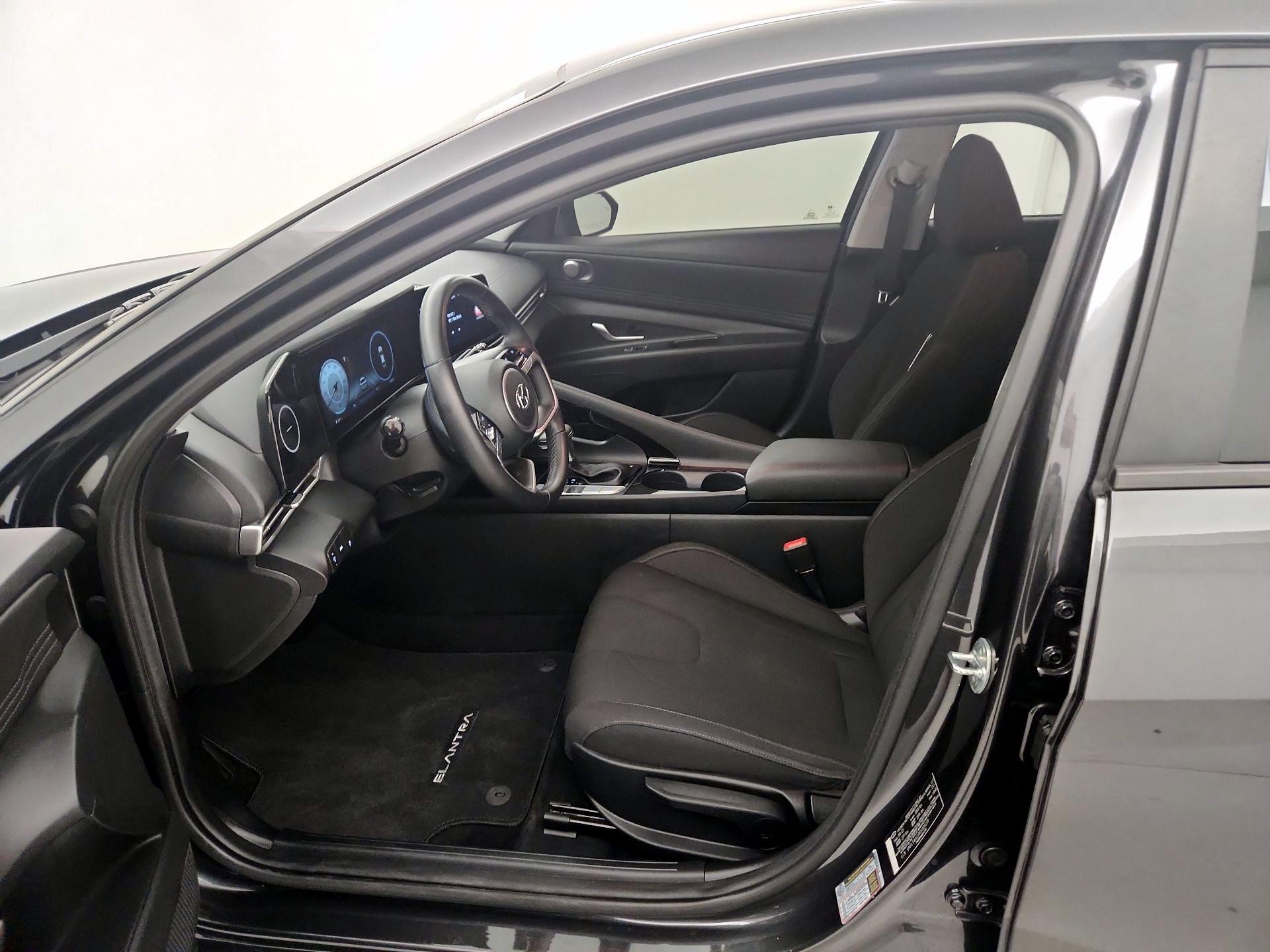 Thumbnail: 2023 Hyundai Elantra - 11