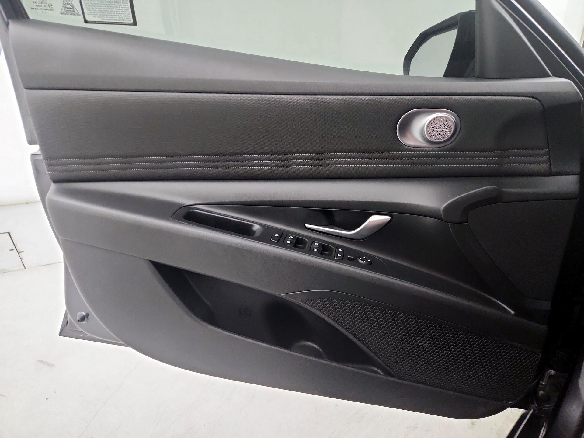 Thumbnail: 2023 Hyundai Elantra - 12