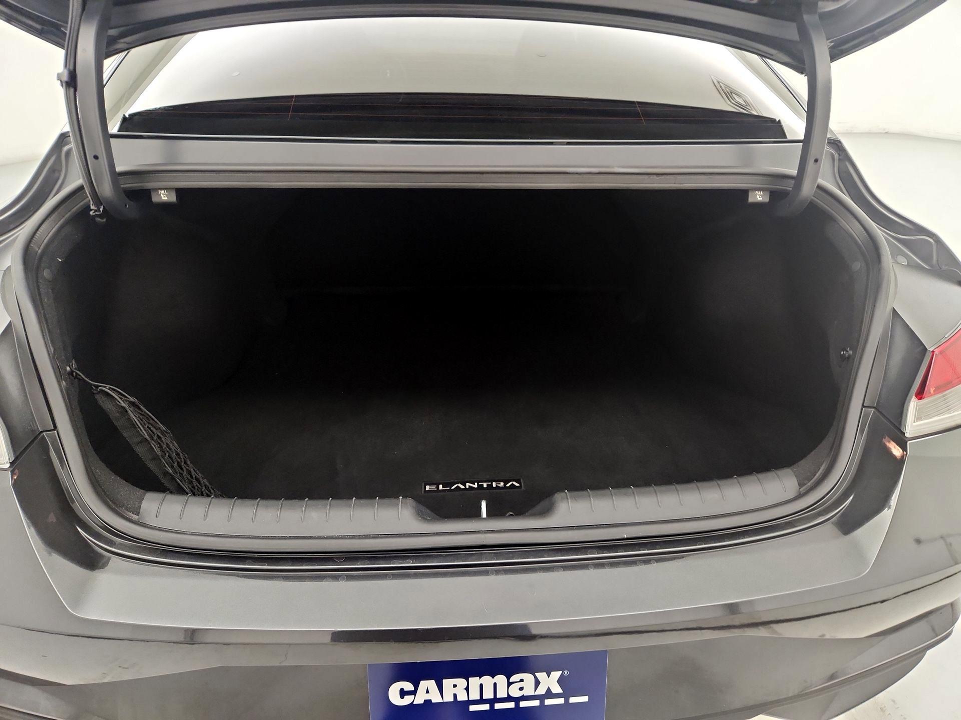 Thumbnail: 2023 Hyundai Elantra - 20