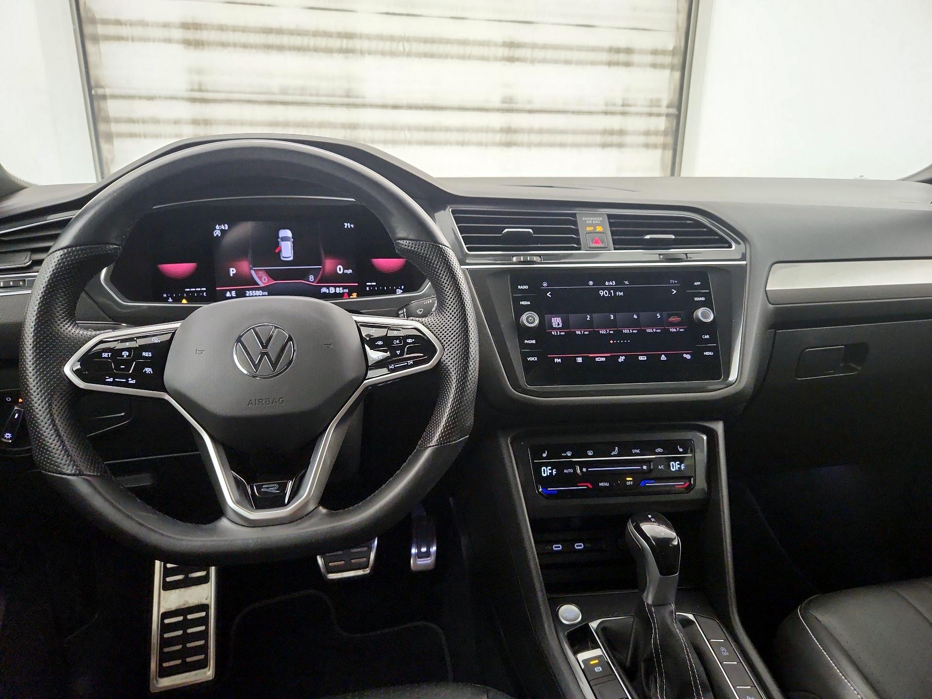 Thumbnail: 2022 Volkswagen Tiguan - 9