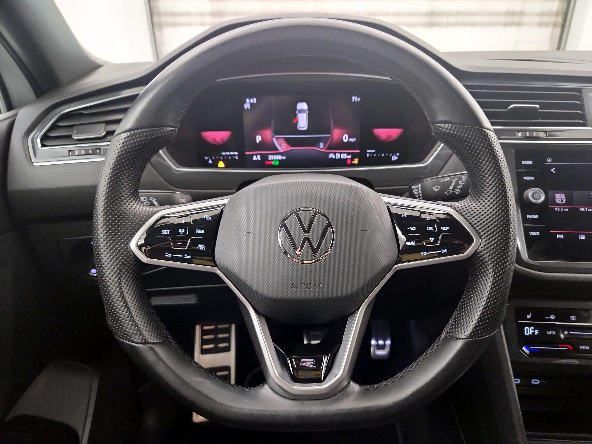 Thumbnail: 2022 Volkswagen Tiguan - 10