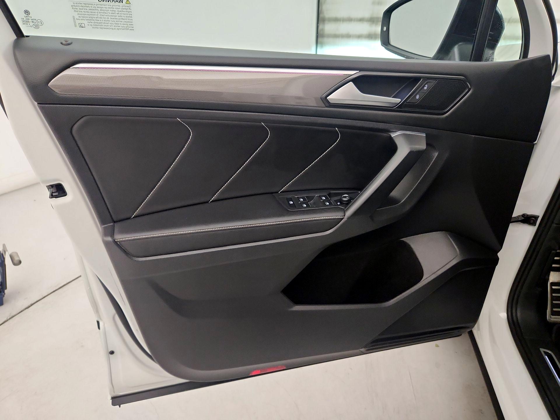 Thumbnail: 2022 Volkswagen Tiguan - 12