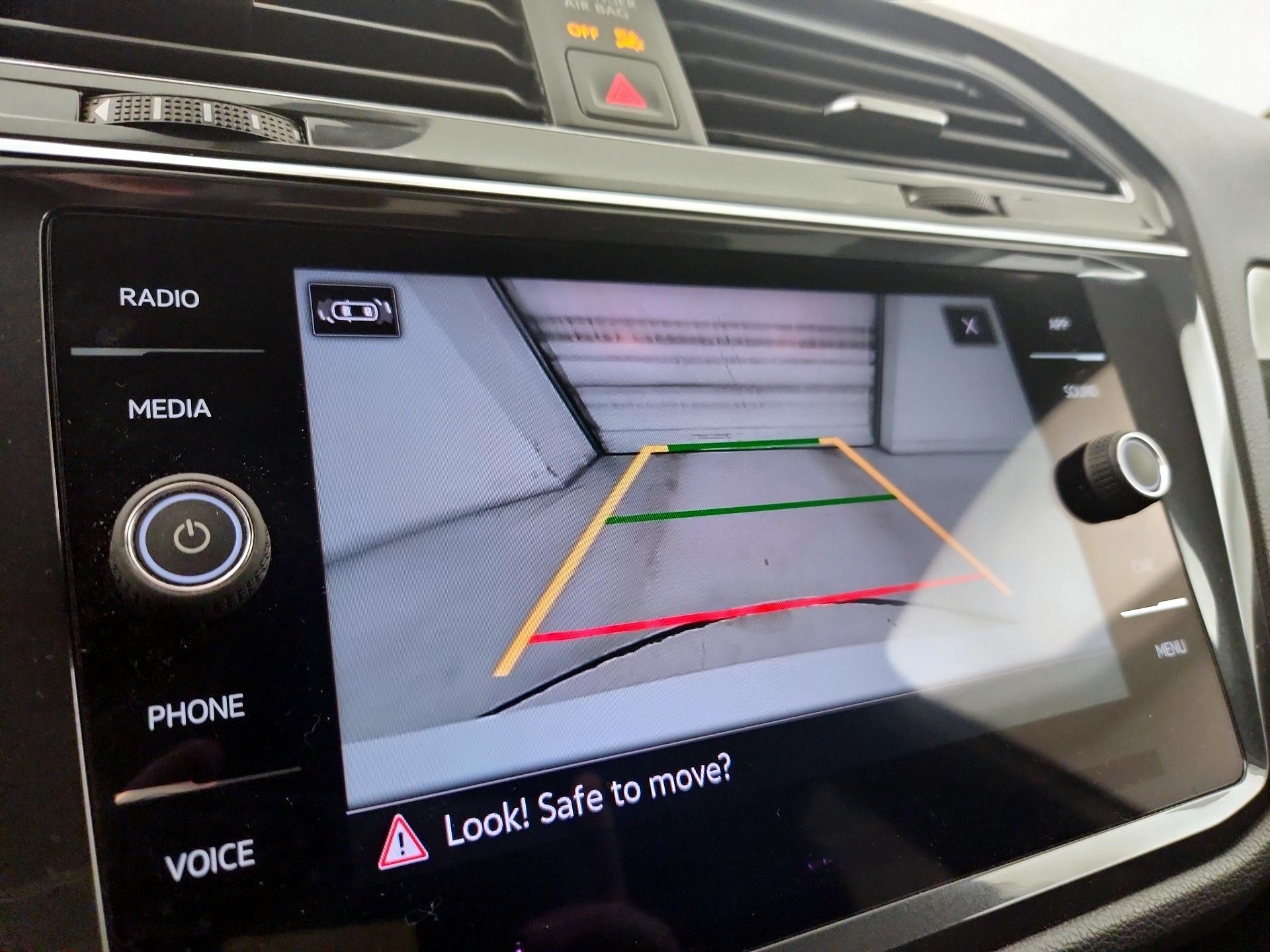 Thumbnail: 2022 Volkswagen Tiguan - 14