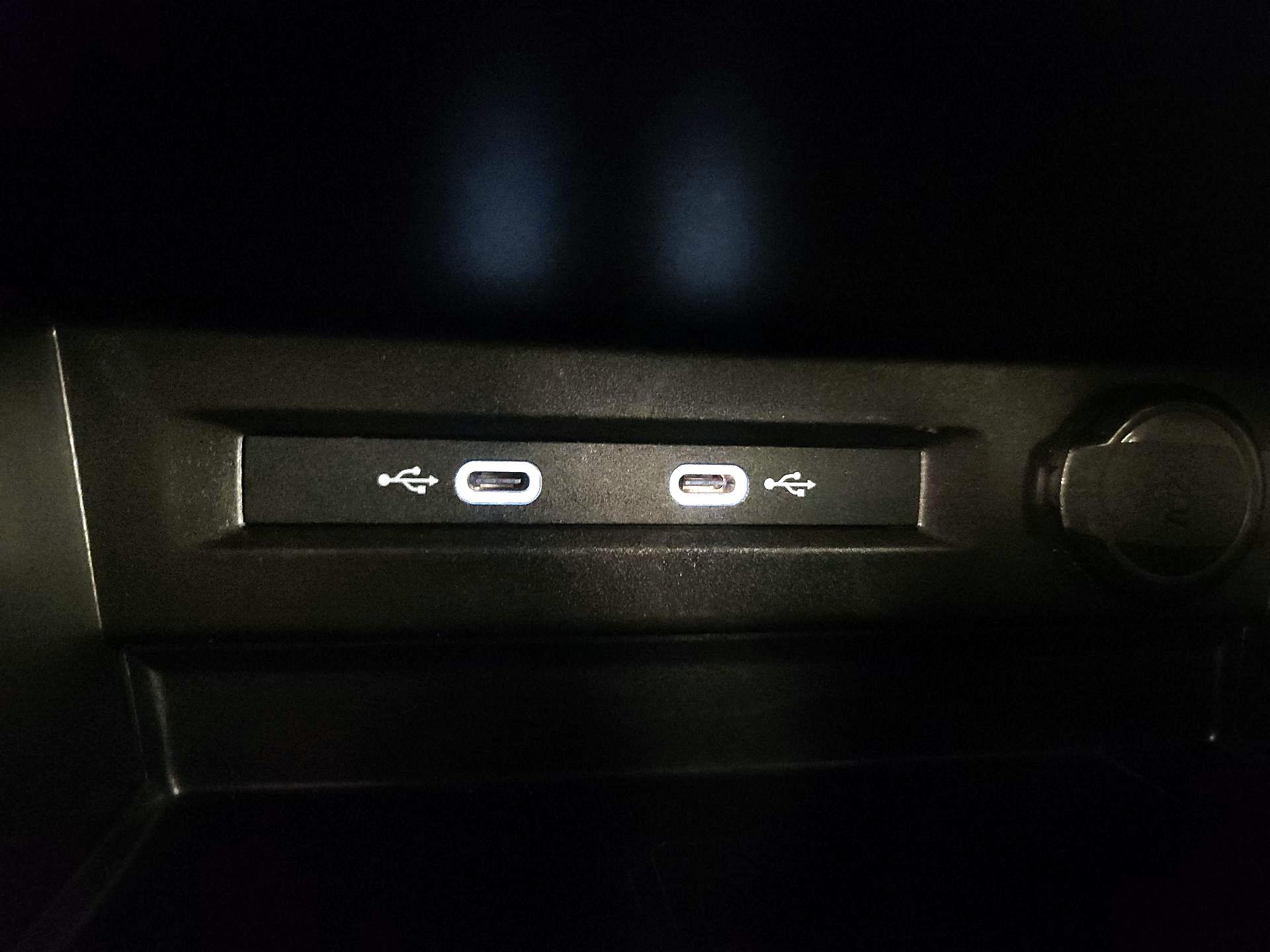 Thumbnail: 2022 Volkswagen Tiguan - 18