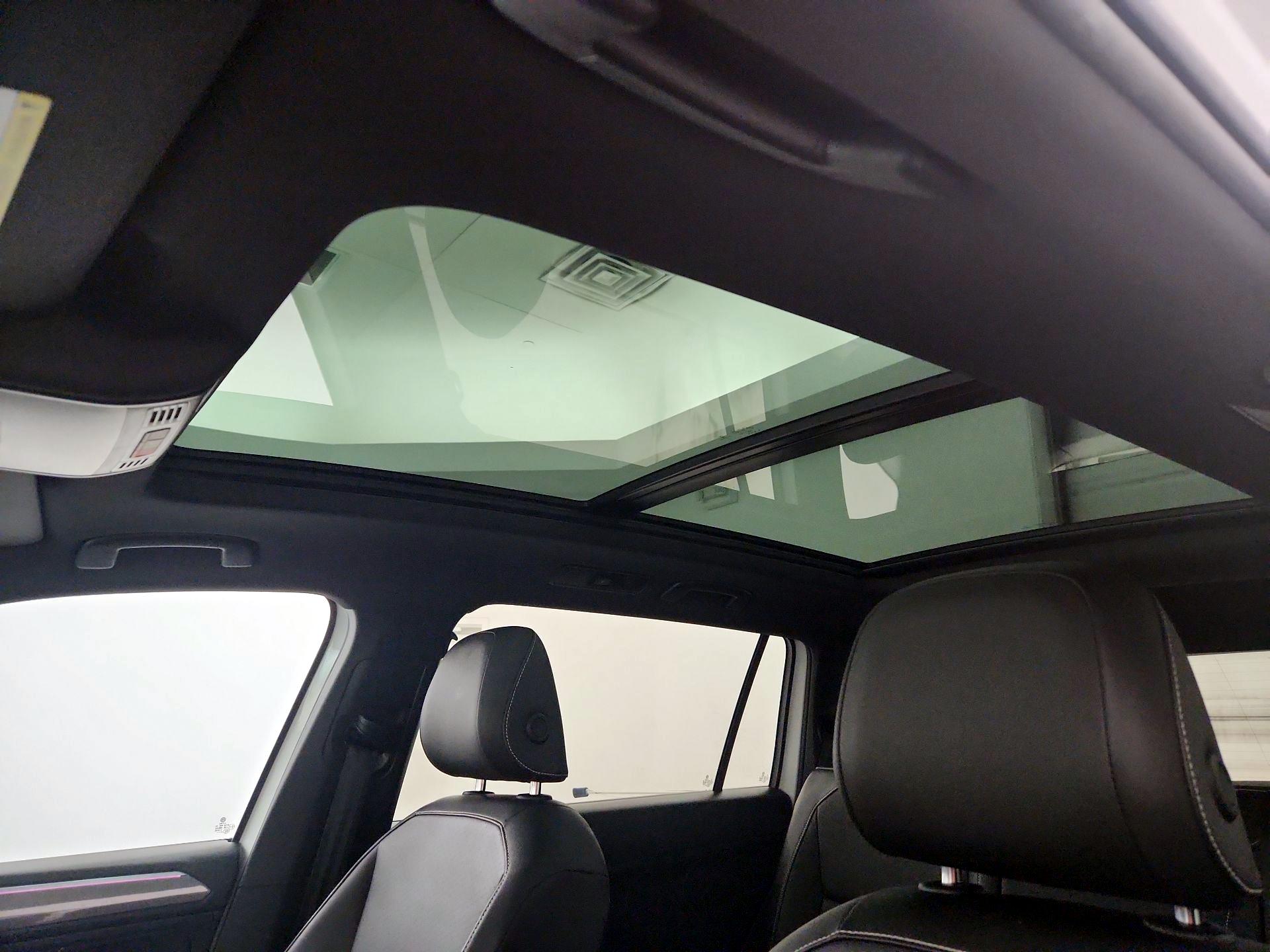 Thumbnail: 2022 Volkswagen Tiguan - 19