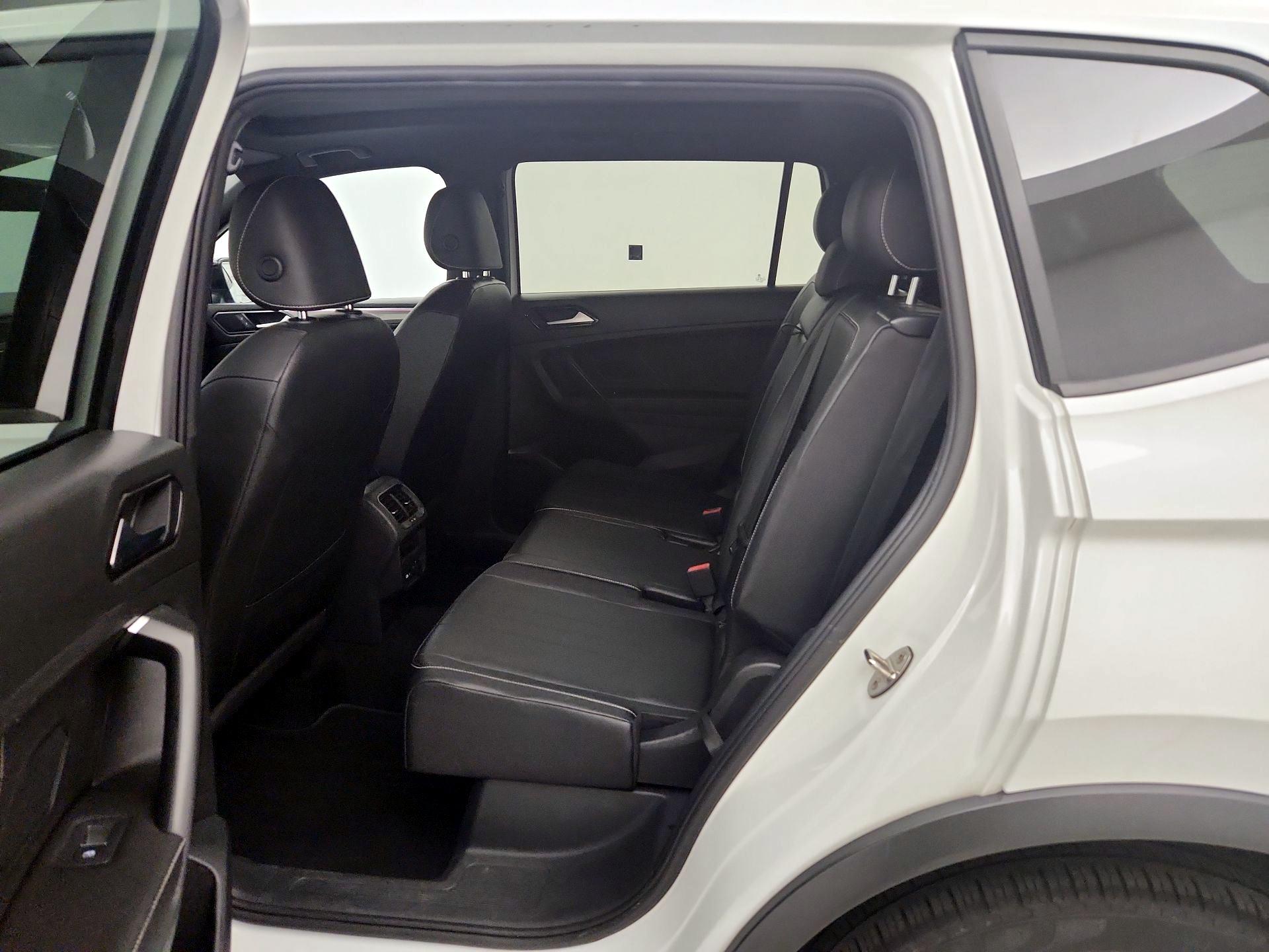 Thumbnail: 2022 Volkswagen Tiguan - 20