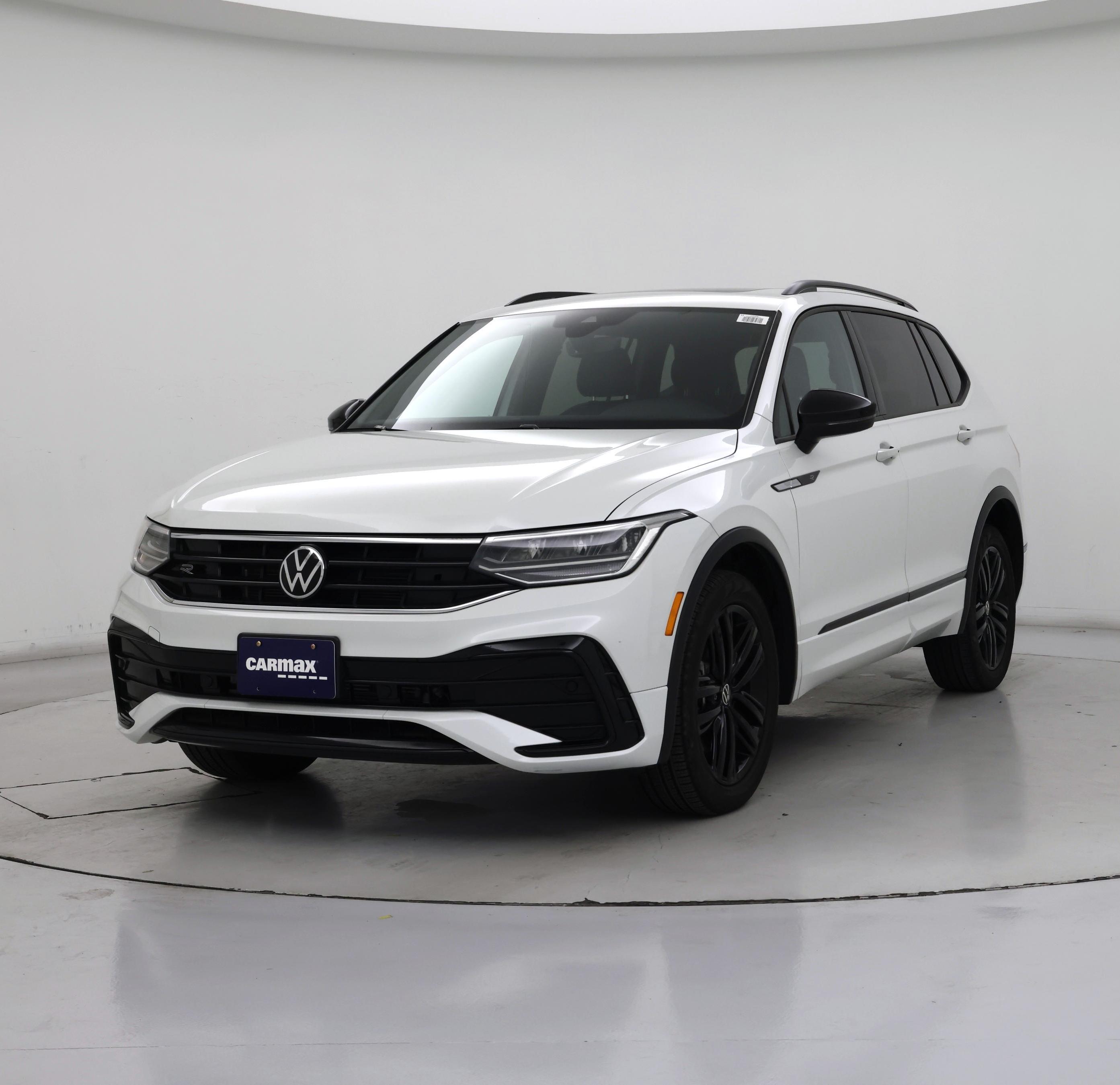 Thumbnail: 2022 Volkswagen Tiguan - 4