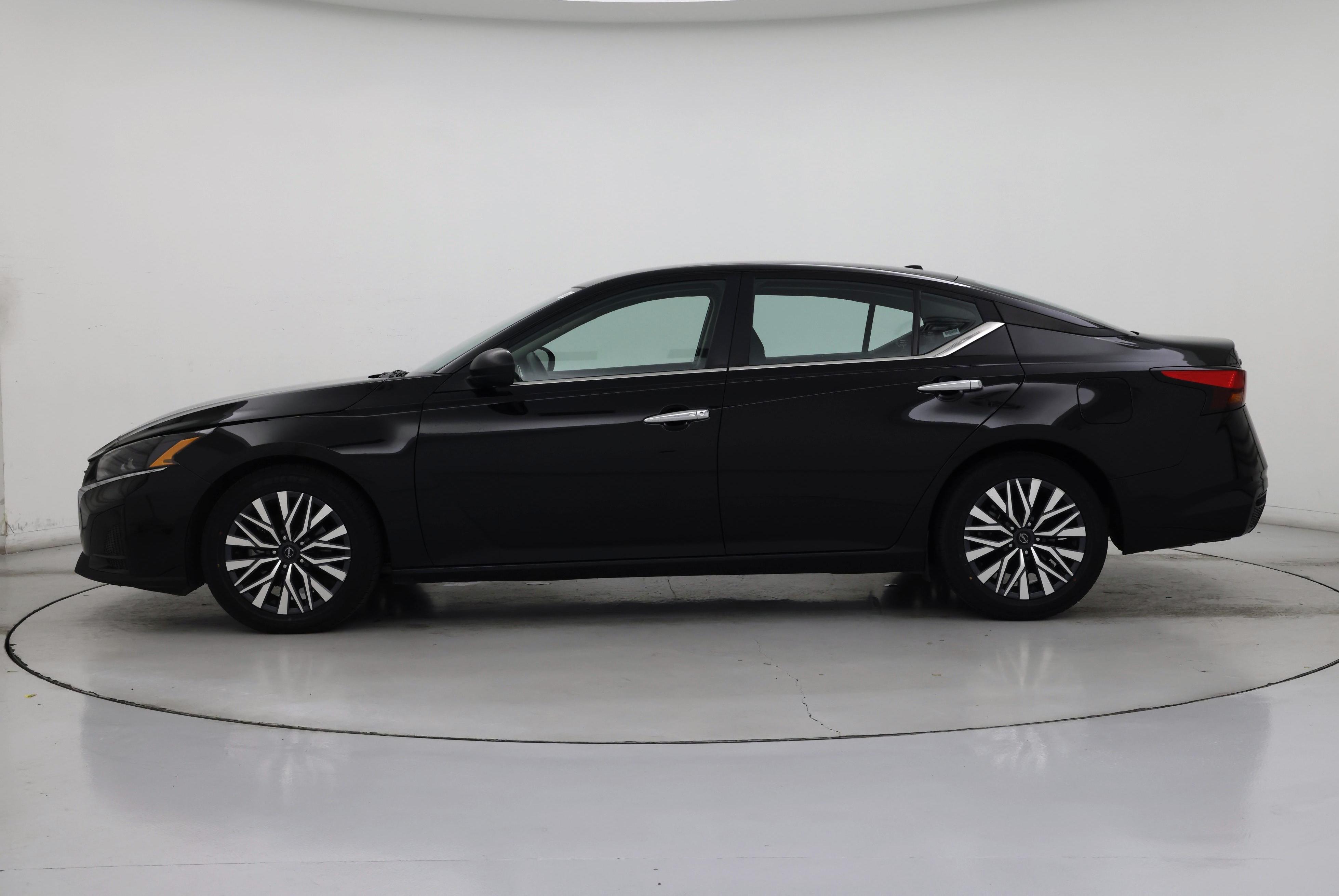 Thumbnail: 2024 Nissan Altima - 3