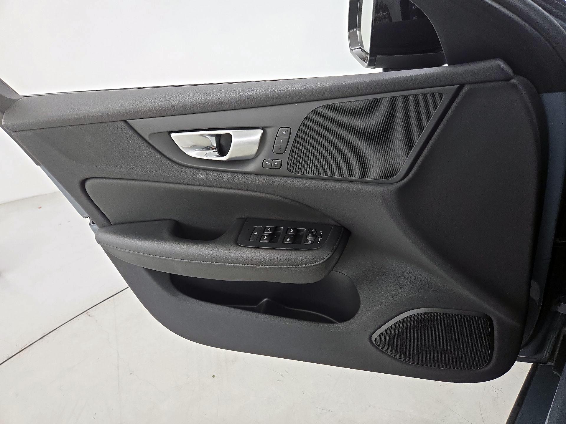 Thumbnail: 2024 Volvo S60 - 12