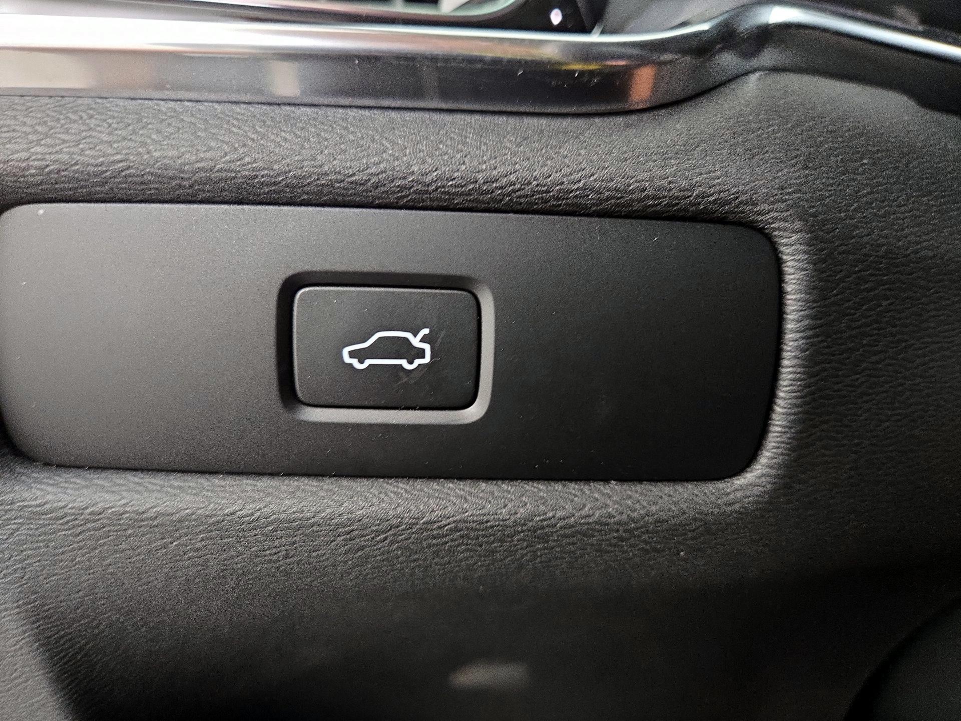 Thumbnail: 2024 Volvo S60 - 13