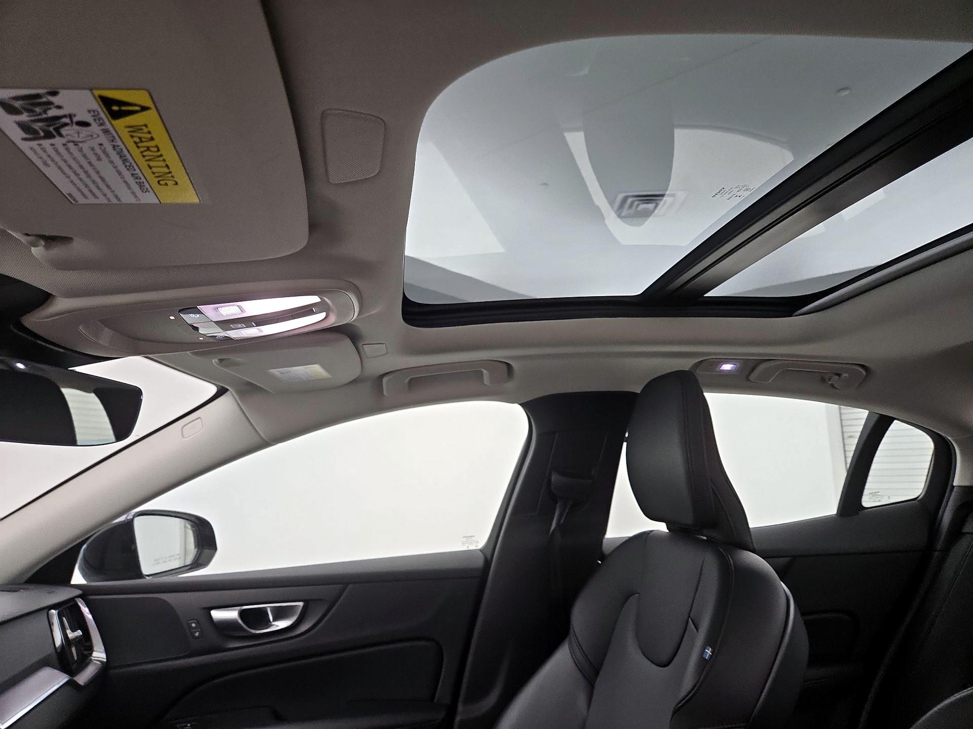 Thumbnail: 2024 Volvo S60 - 20