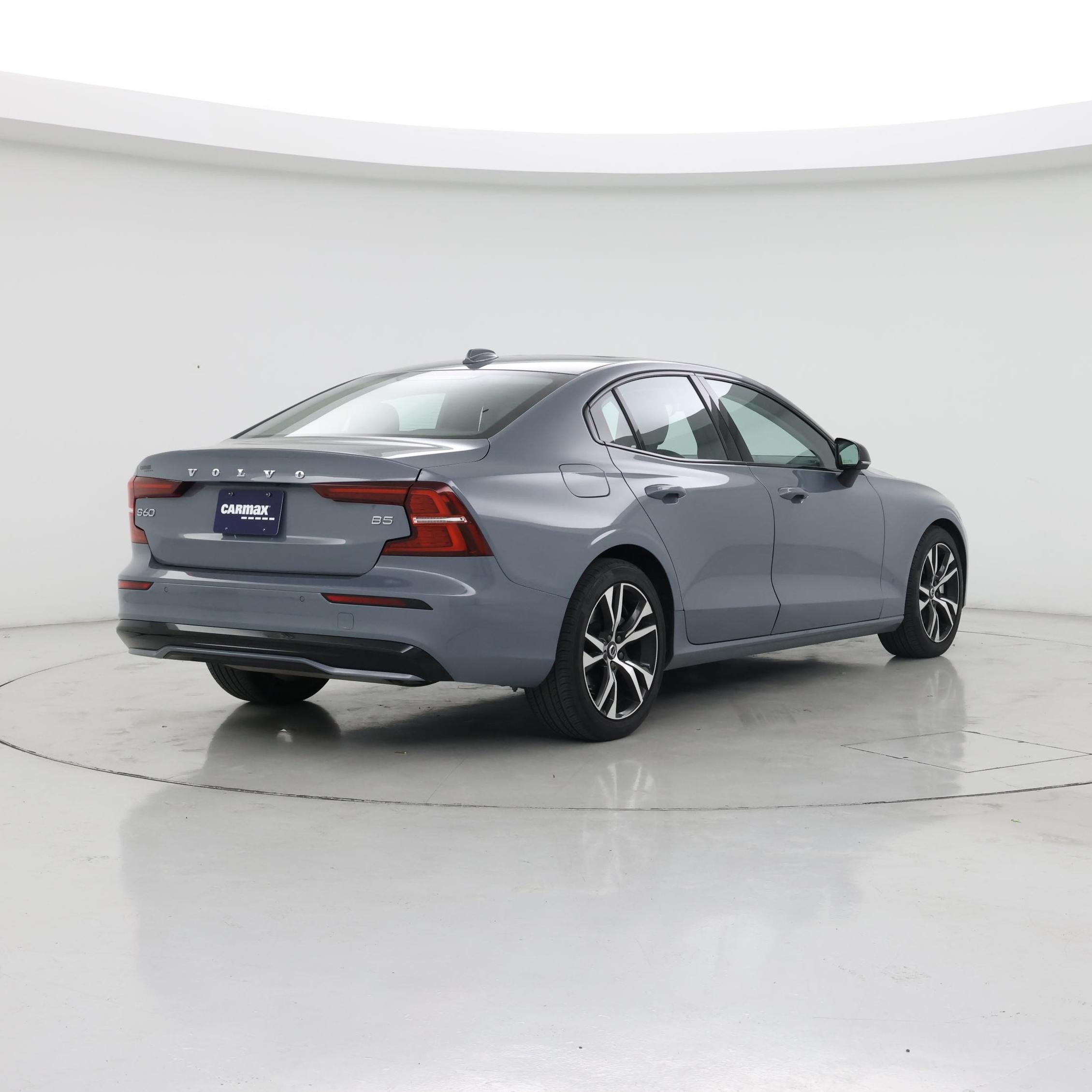 Thumbnail: 2024 Volvo S60 - 8