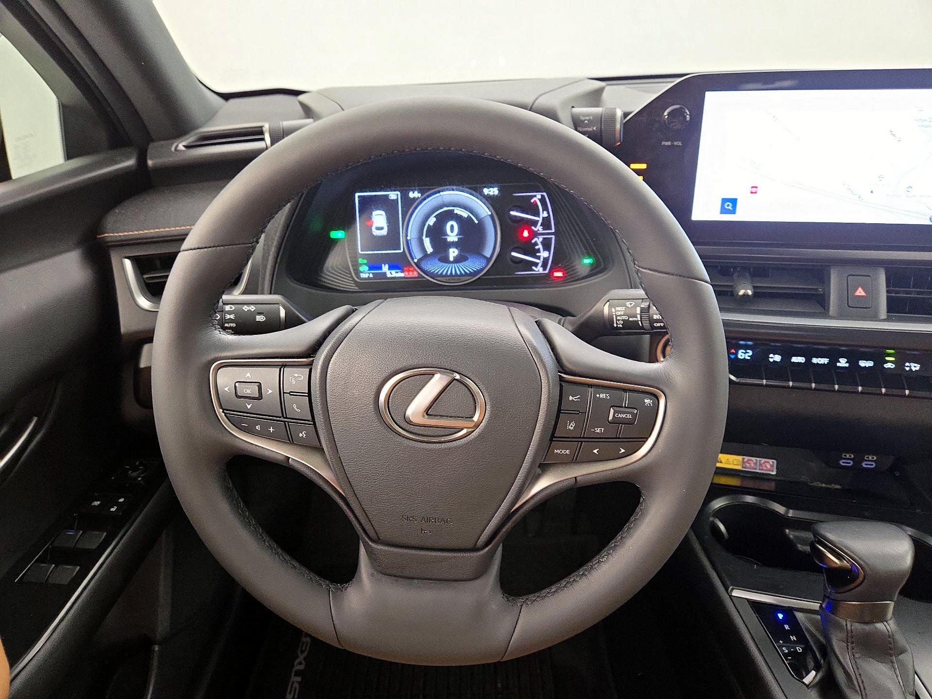 Thumbnail: 2023 Lexus UX - 10