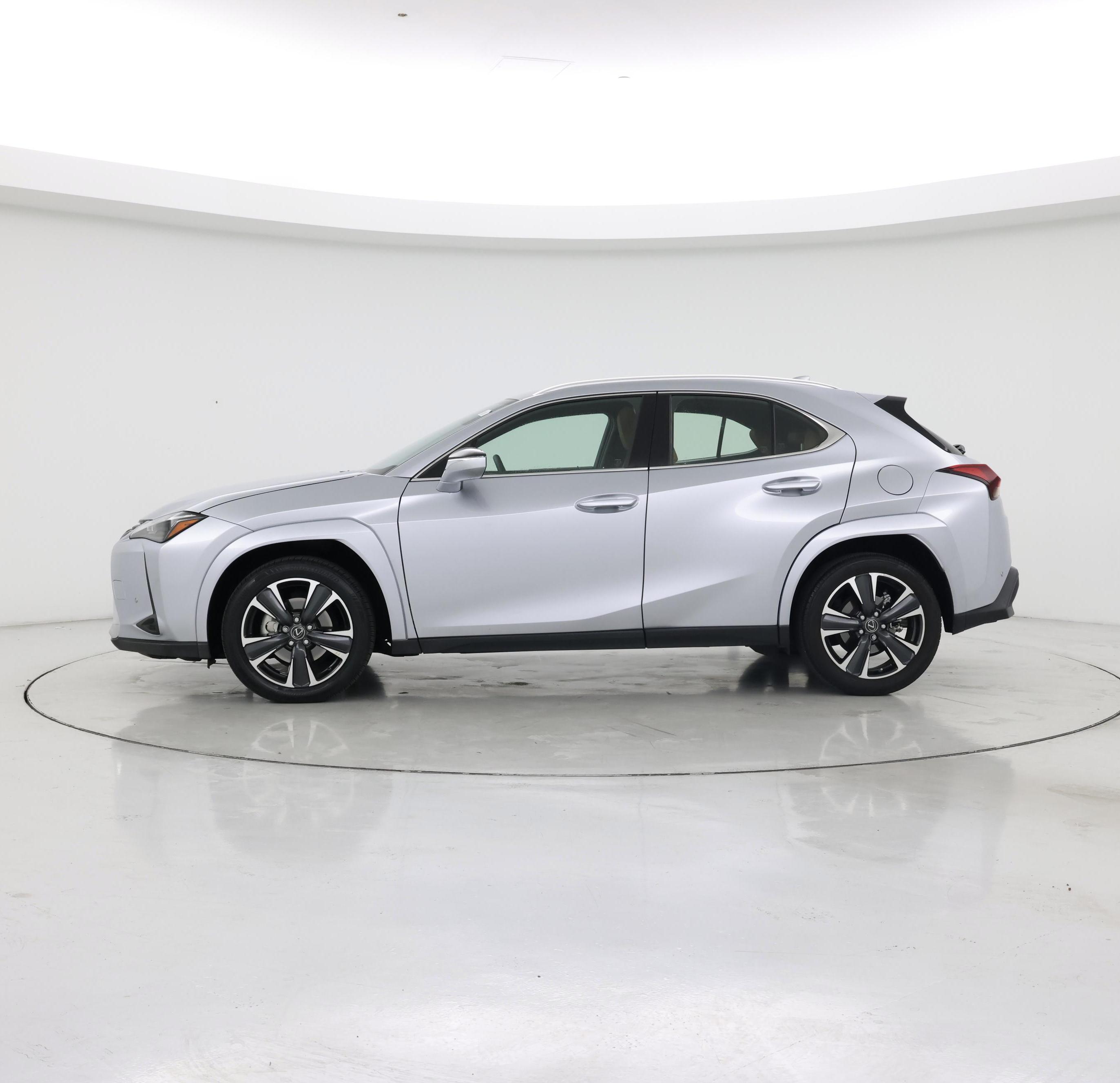 Thumbnail: 2023 Lexus UX - 3