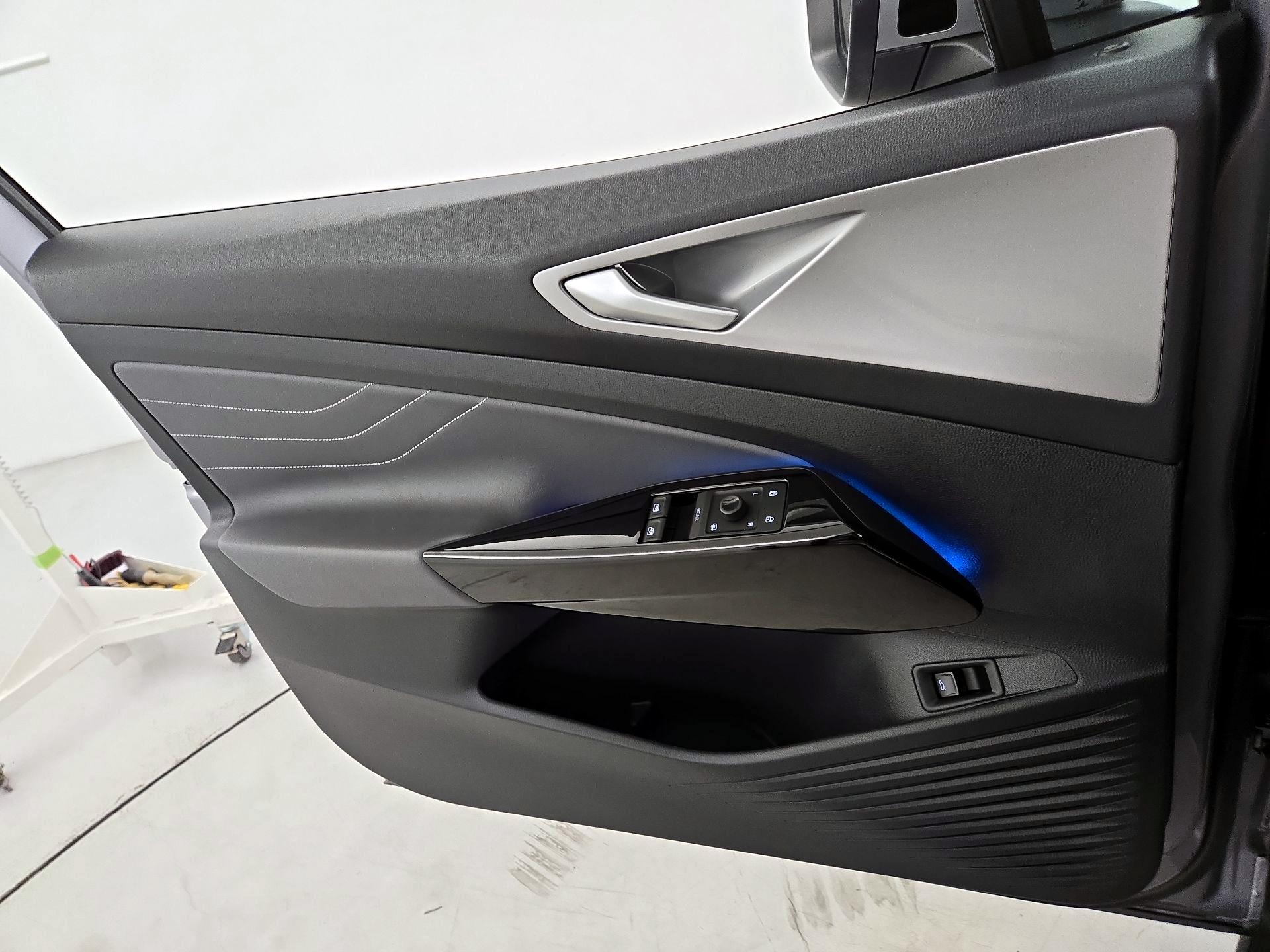 Thumbnail: 2023 Volkswagen ID.4 - 12