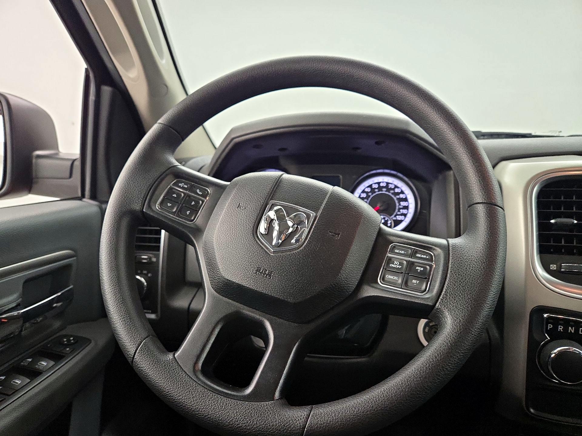 Thumbnail: 2020 RAM 1500 Classic - 10