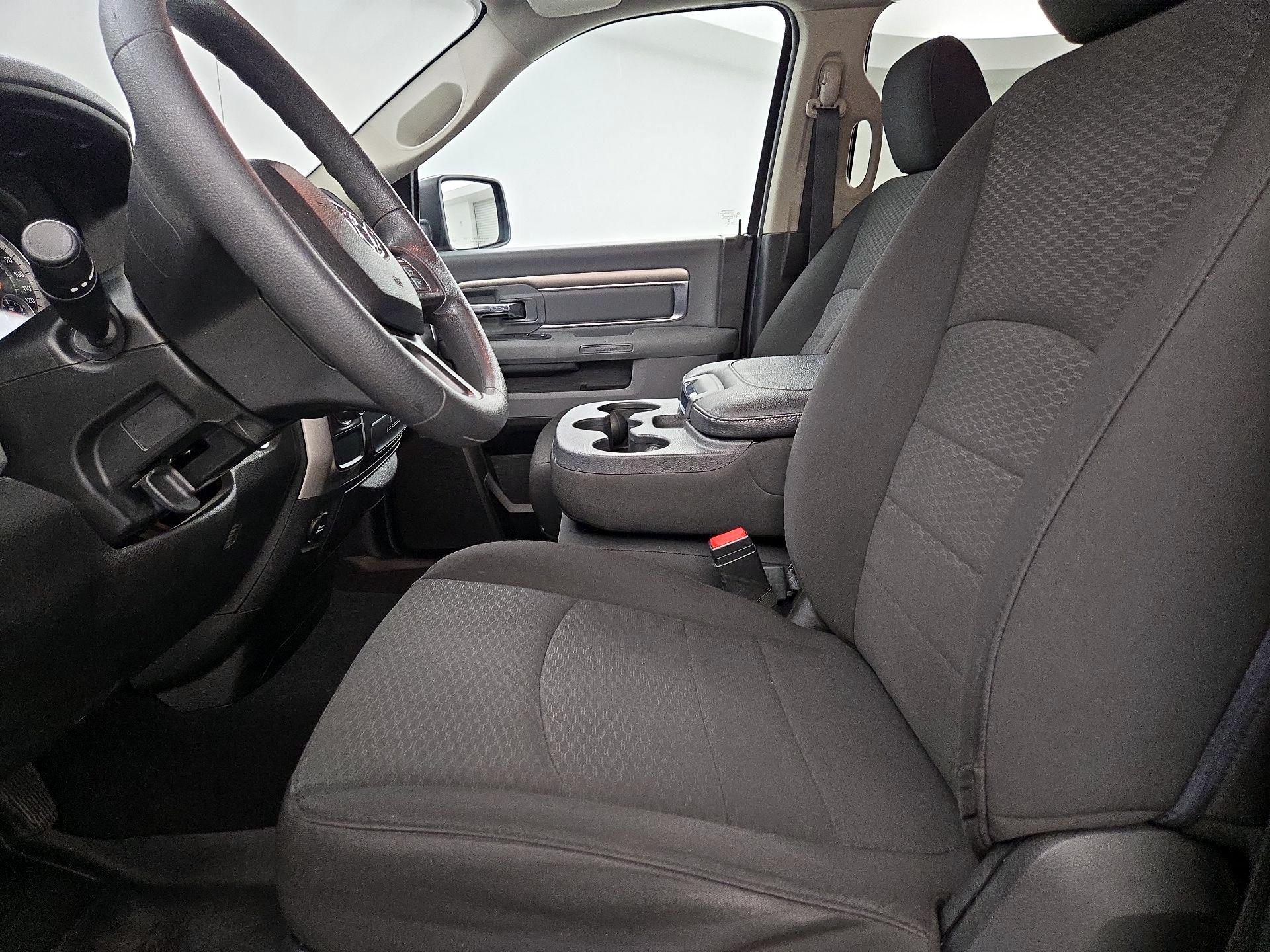 Thumbnail: 2020 RAM 1500 Classic - 11