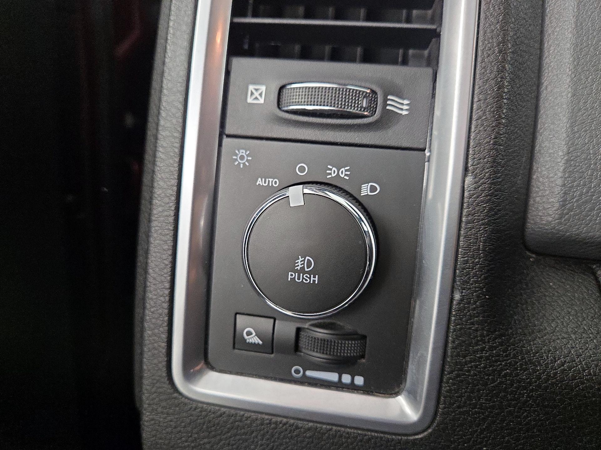 Thumbnail: 2020 RAM 1500 Classic - 13