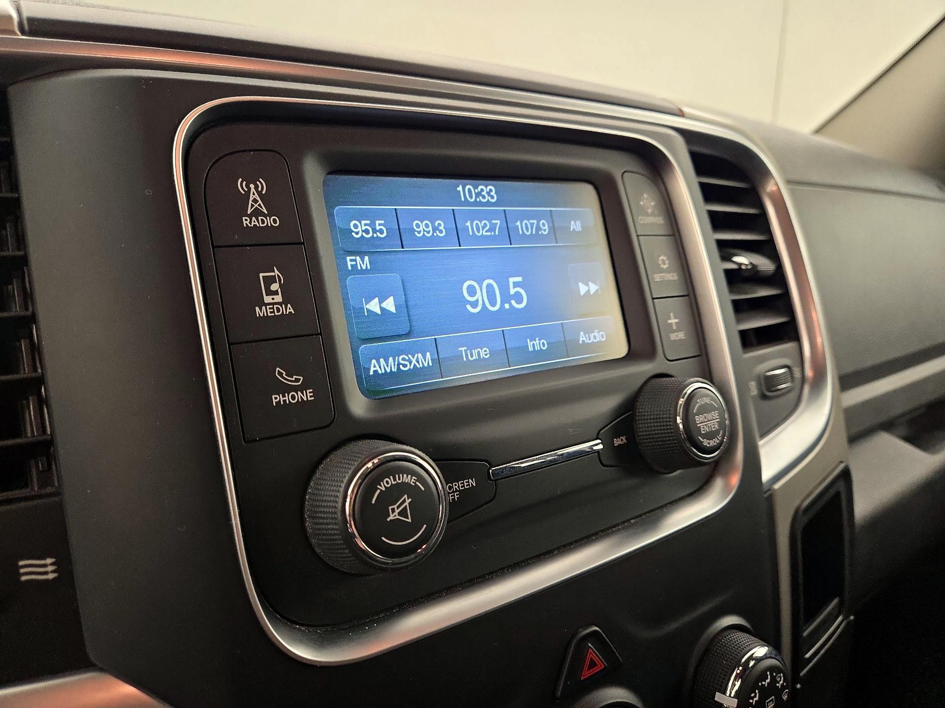 Thumbnail: 2020 RAM 1500 Classic - 15