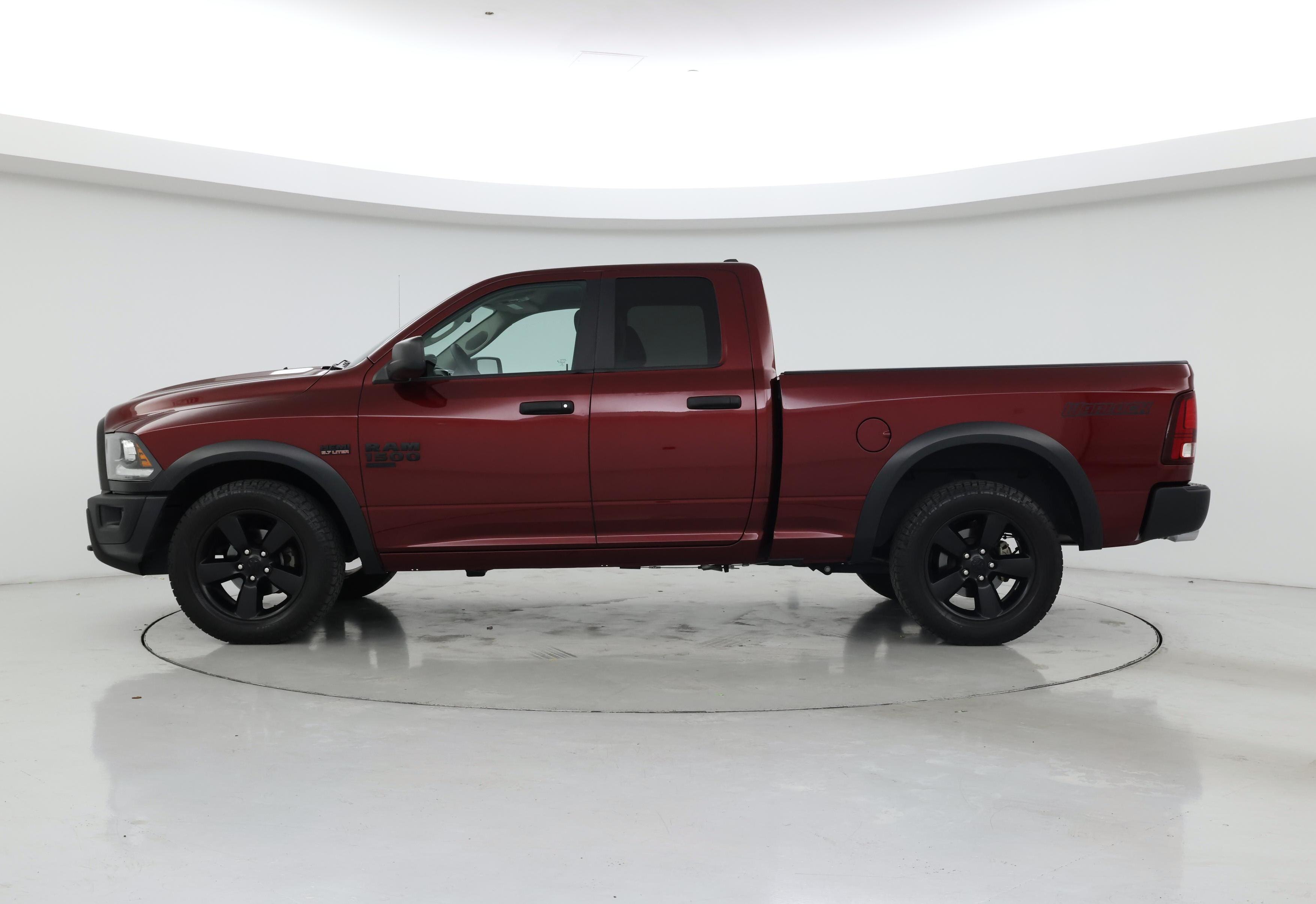 Thumbnail: 2020 RAM 1500 Classic - 3