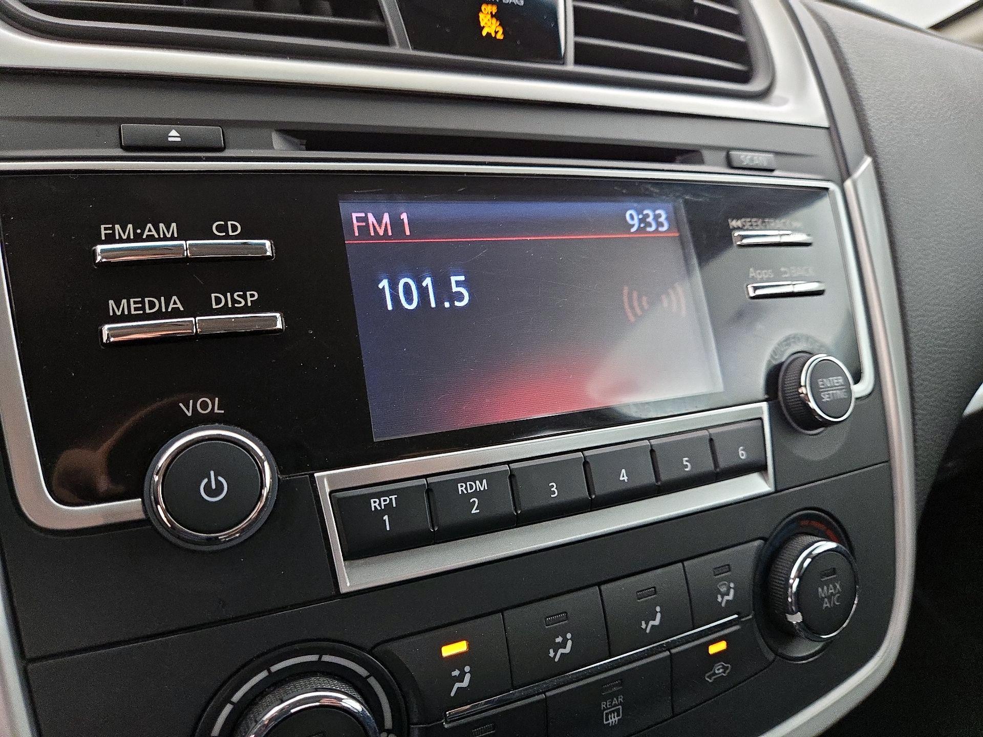 Thumbnail: 2016 Nissan Altima - 15