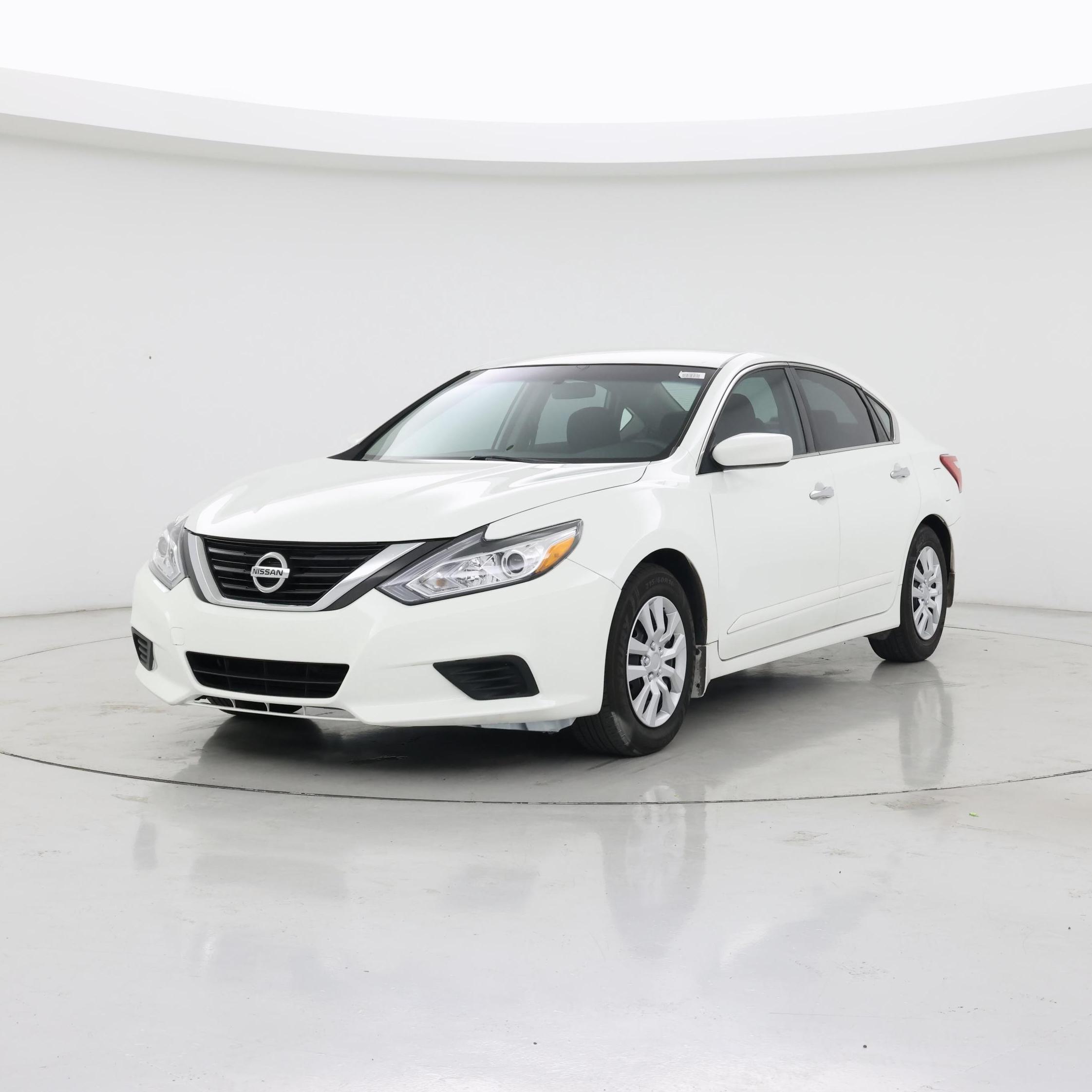 Thumbnail: 2016 Nissan Altima - 4