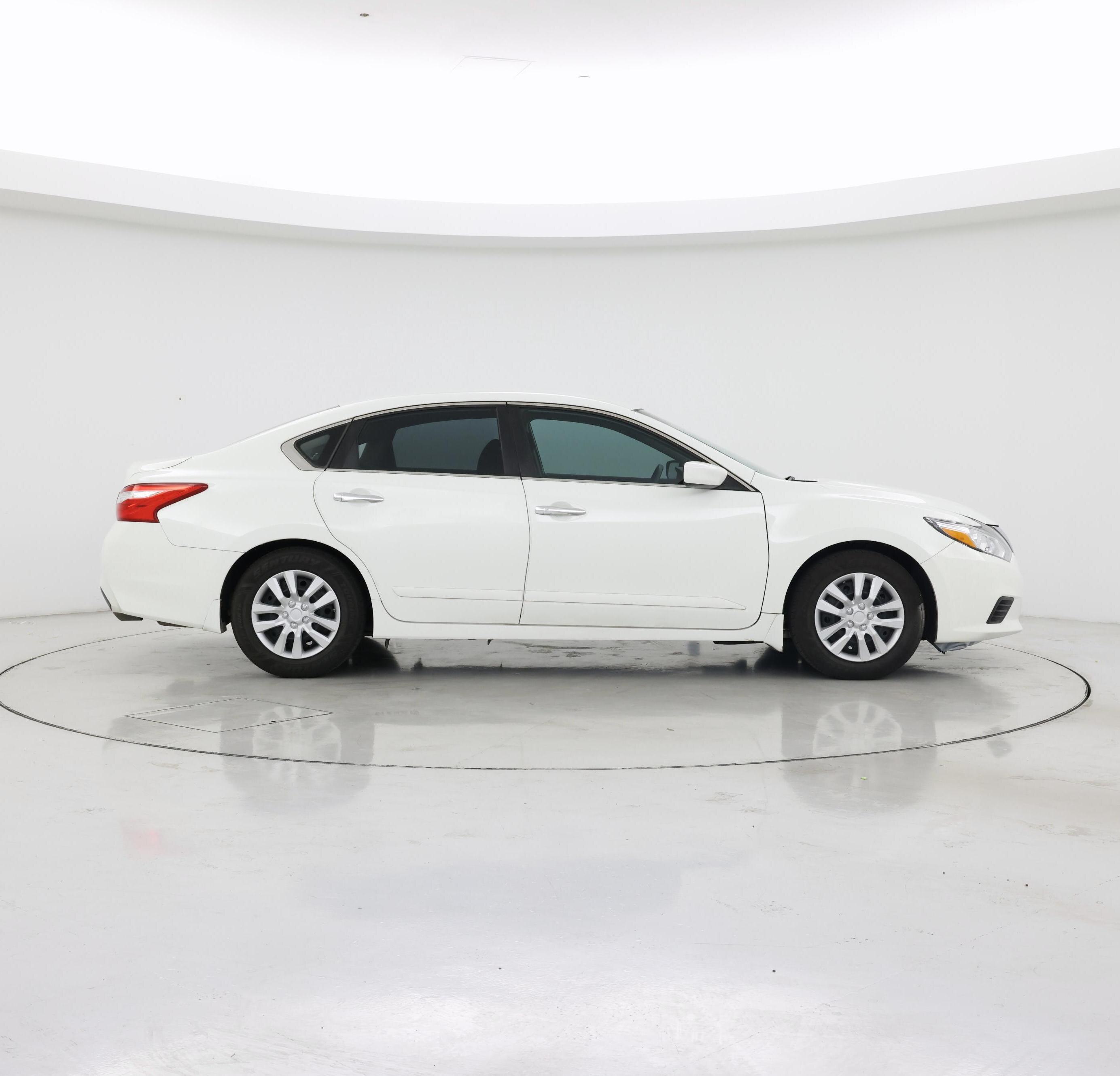 Thumbnail: 2016 Nissan Altima - 7