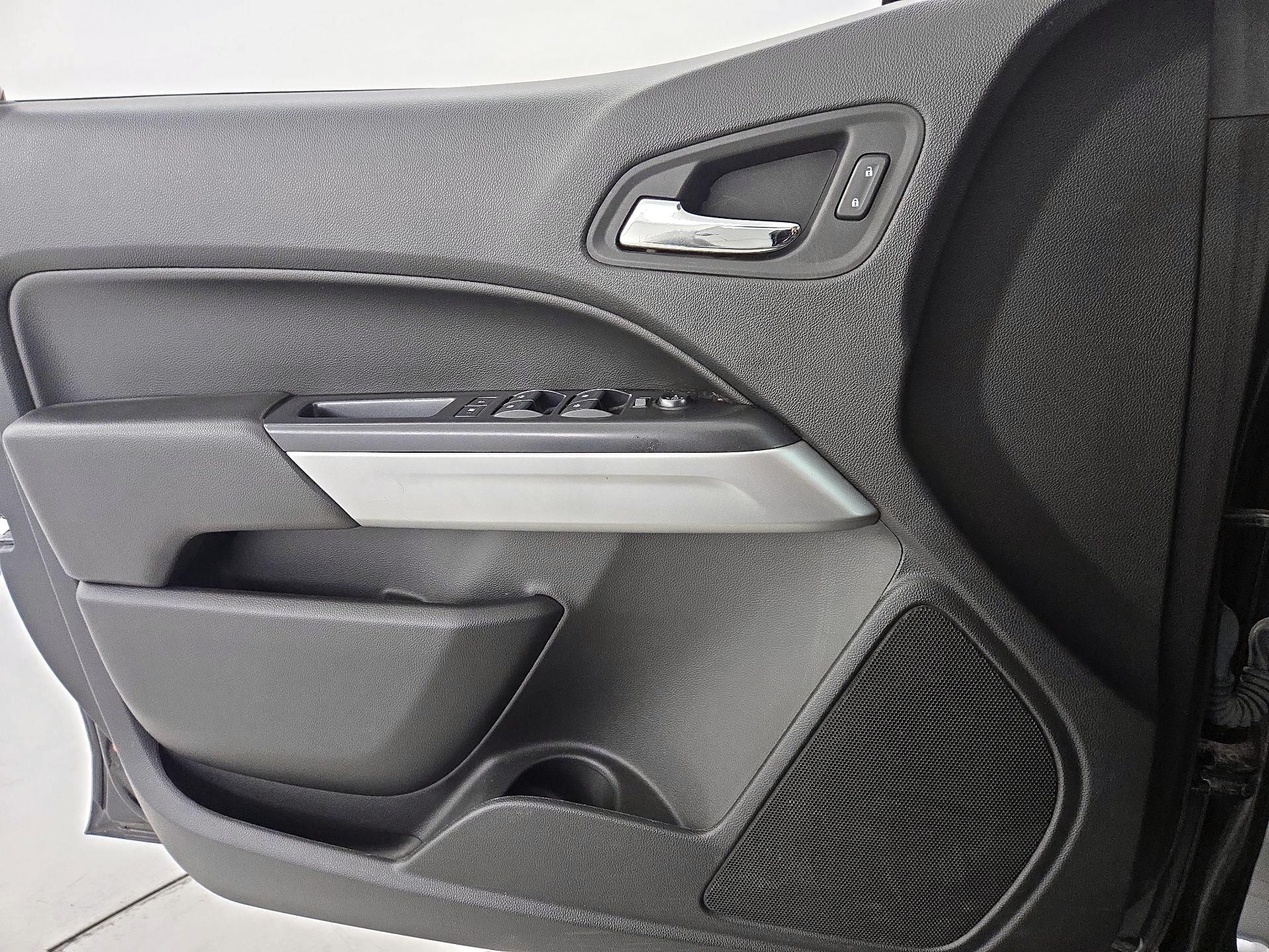 Thumbnail: 2019 Chevrolet Colorado - 12