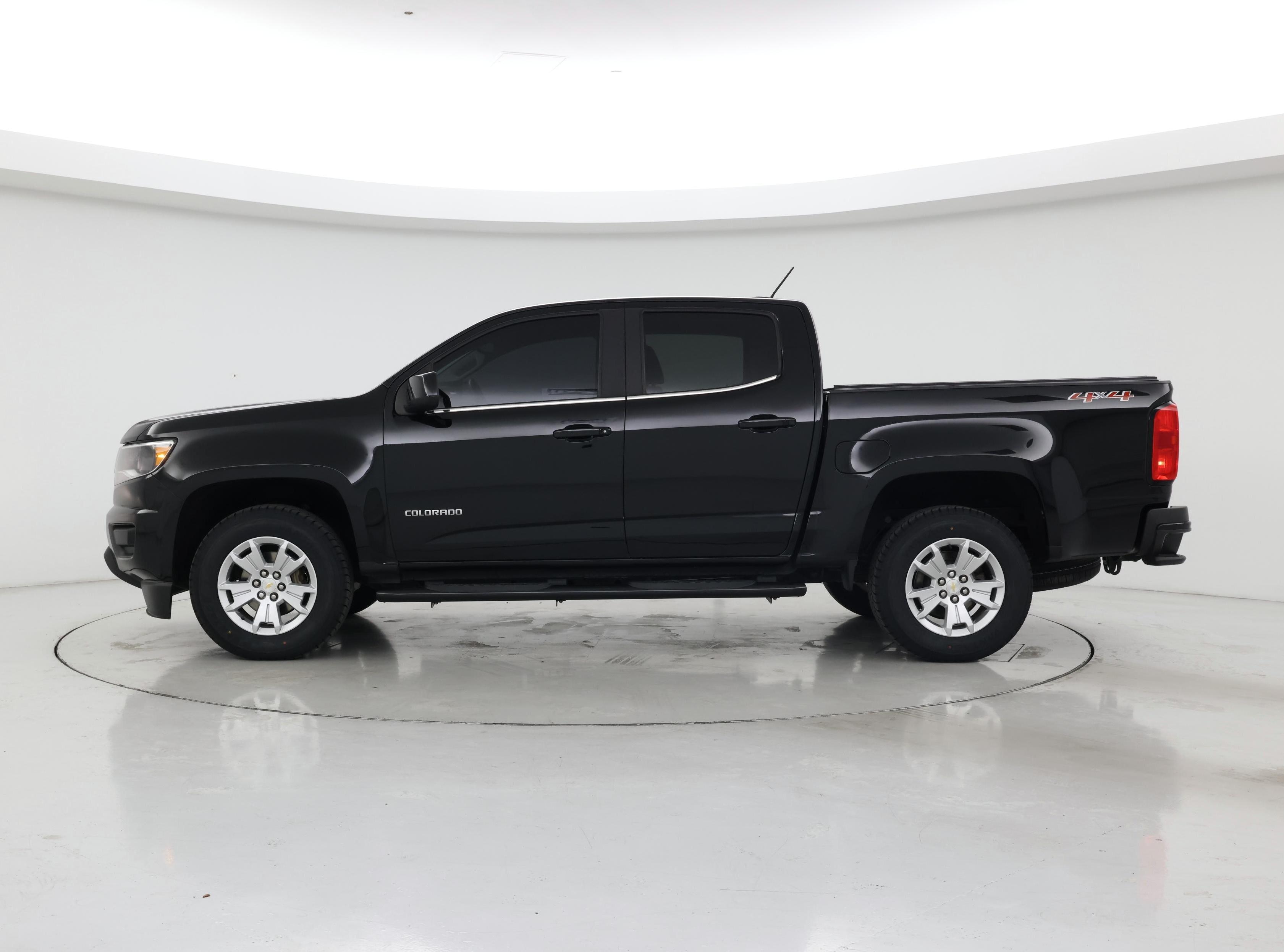 Thumbnail: 2019 Chevrolet Colorado - 3