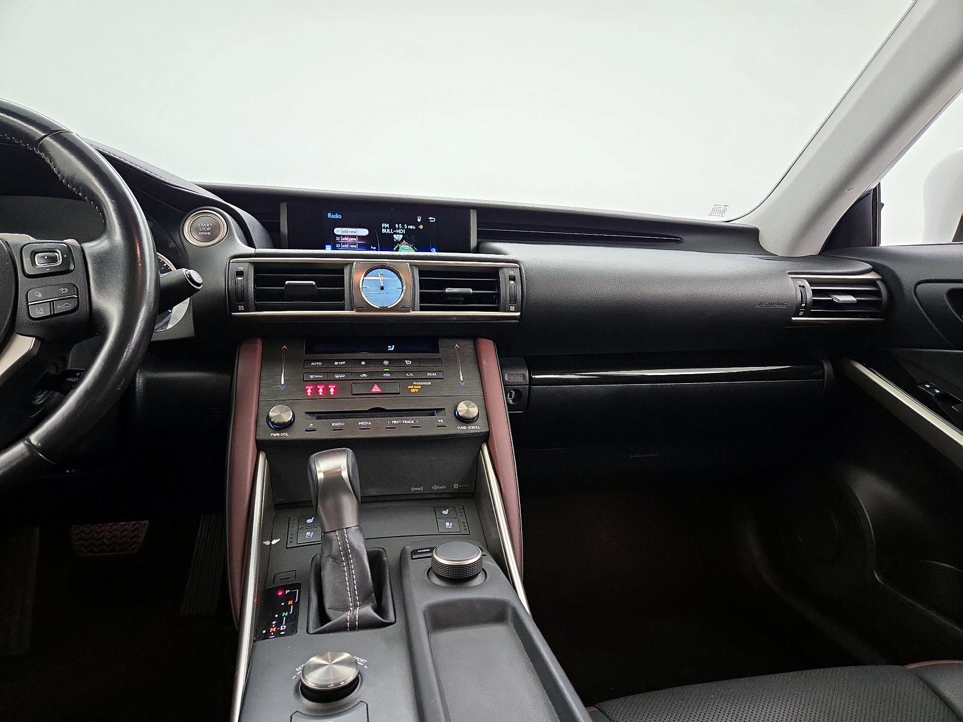 Thumbnail: 2019 Lexus IS - 9