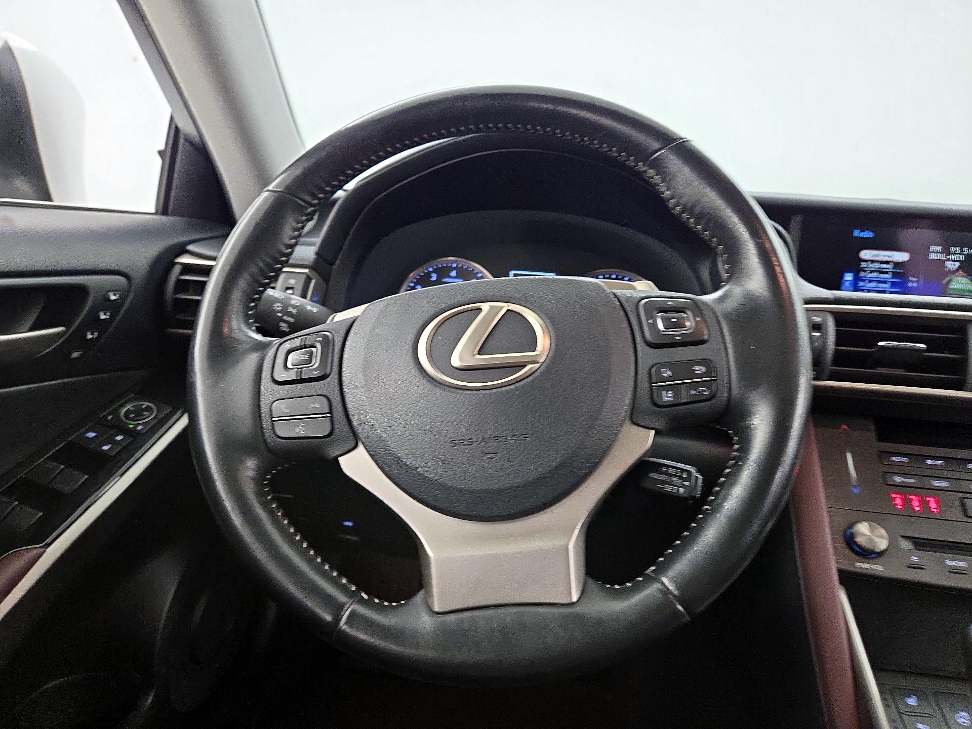 Thumbnail: 2019 Lexus IS - 10