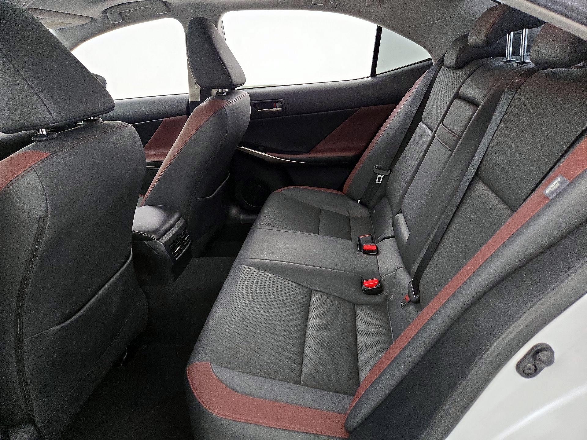 Thumbnail: 2019 Lexus IS - 20