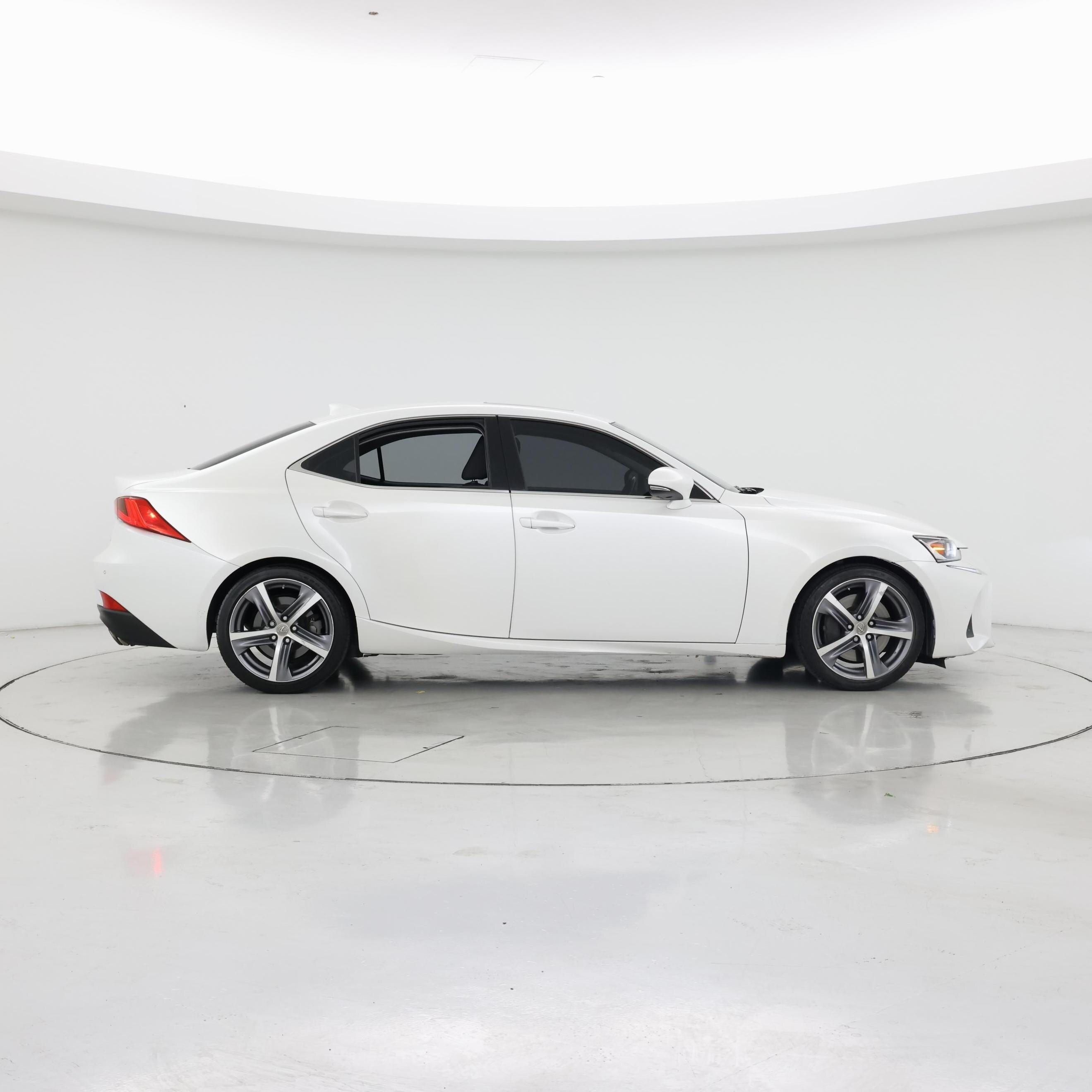 Thumbnail: 2019 Lexus IS - 7