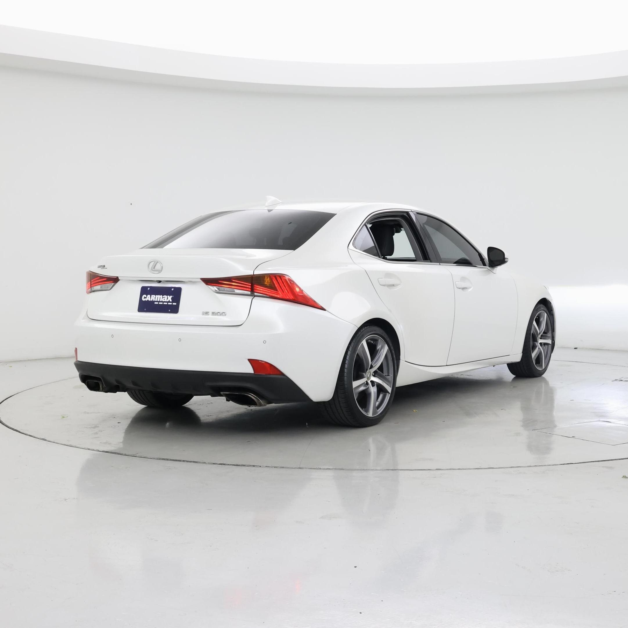 Thumbnail: 2019 Lexus IS - 8